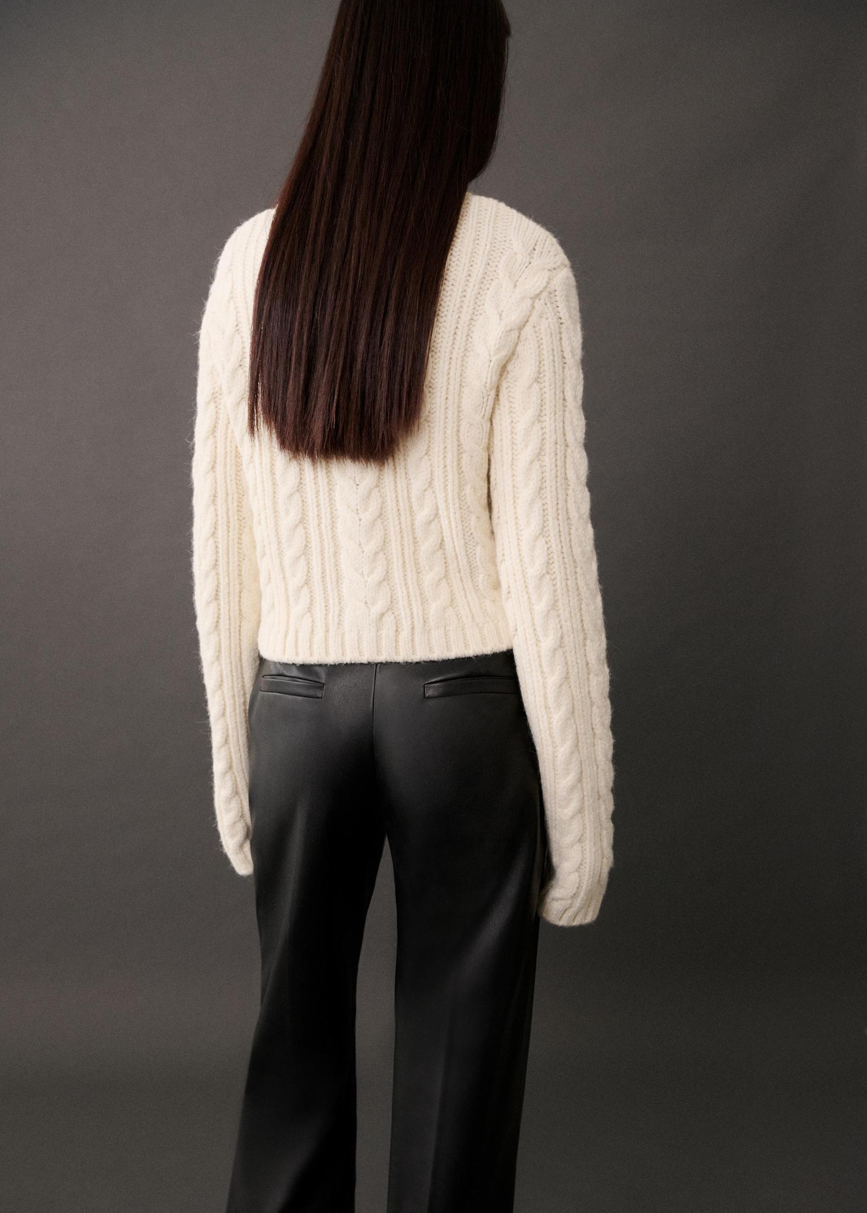 Buttoned knit braided cardigan - Women | MANGO USA Product Image