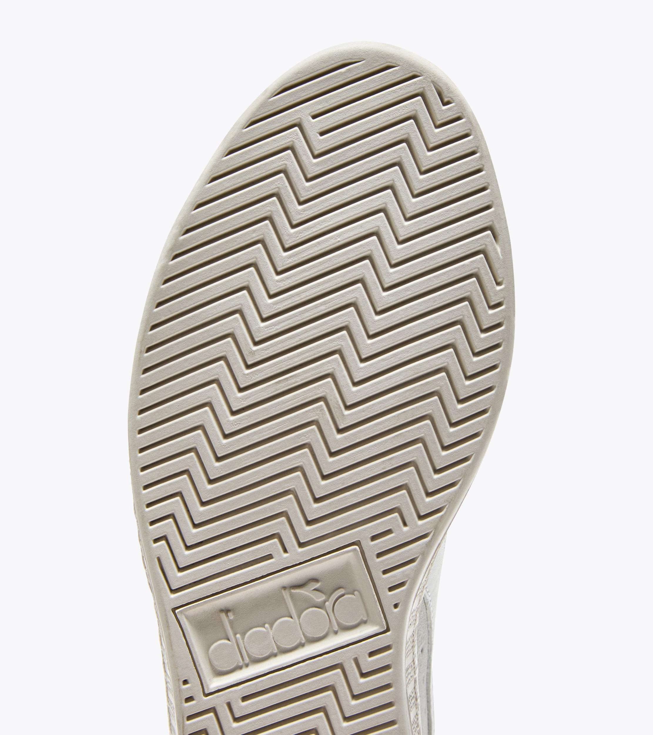 GAME L LOW SUEDE WAXED Product Image