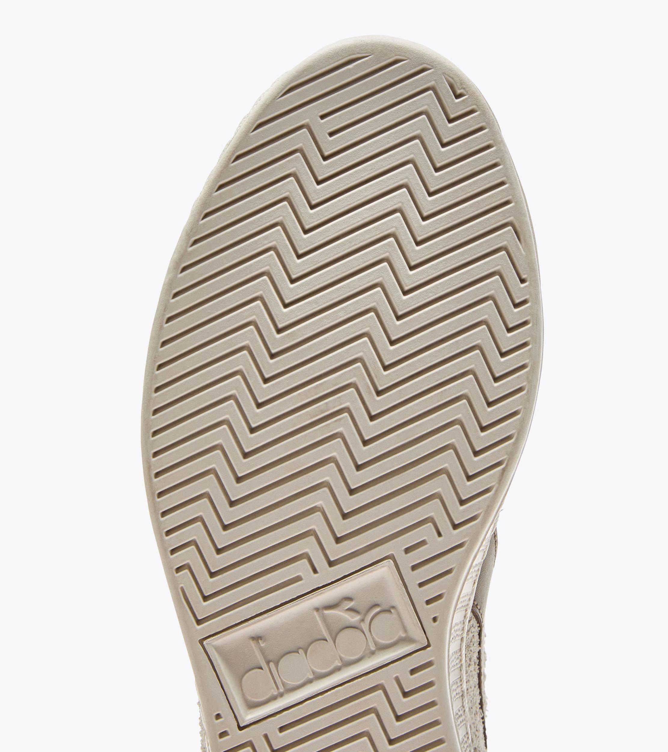 GAME HIGH SUEDE WAXED Product Image