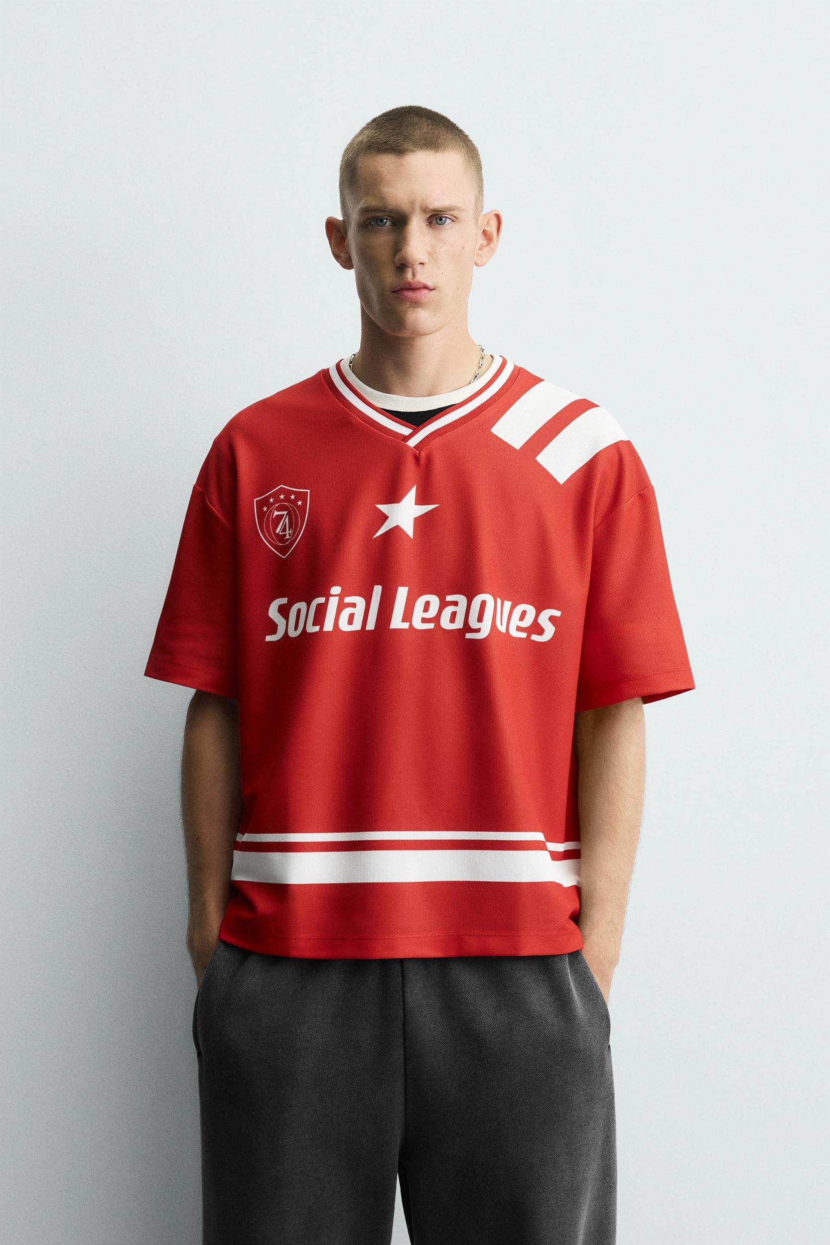 RETRO FOOTBALL PRINT T-SHIRT Product Image