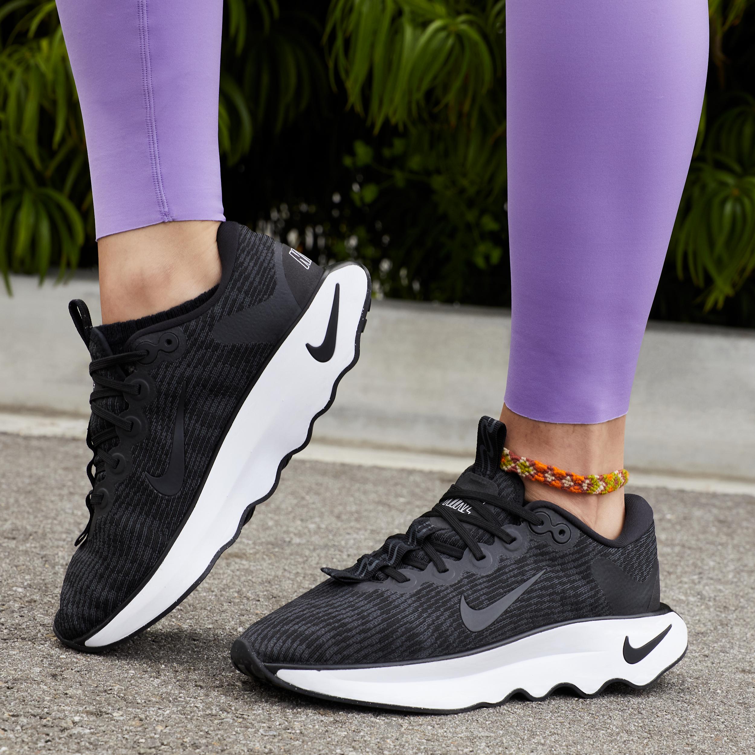 Nike Motiva Women's Walking Shoes,  Product Image