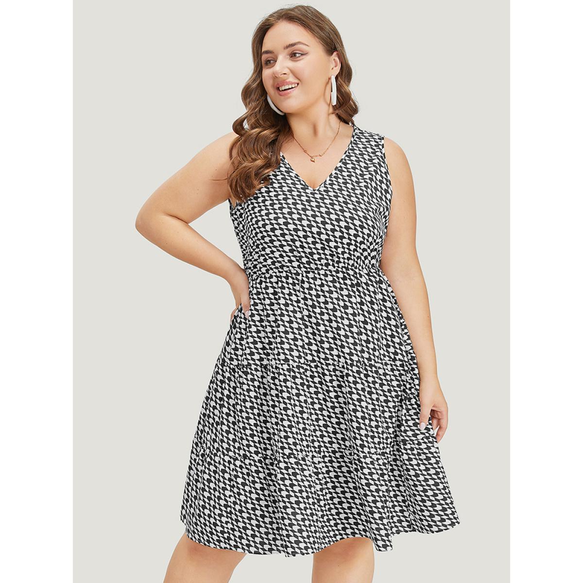 Plus Size Geometric Pocket V Neck Elastic Waist Sleeveless Dress Black Women Elegant V-neck Sleeveless Curvy Knee Dress BloomChic 28/5X Product Image