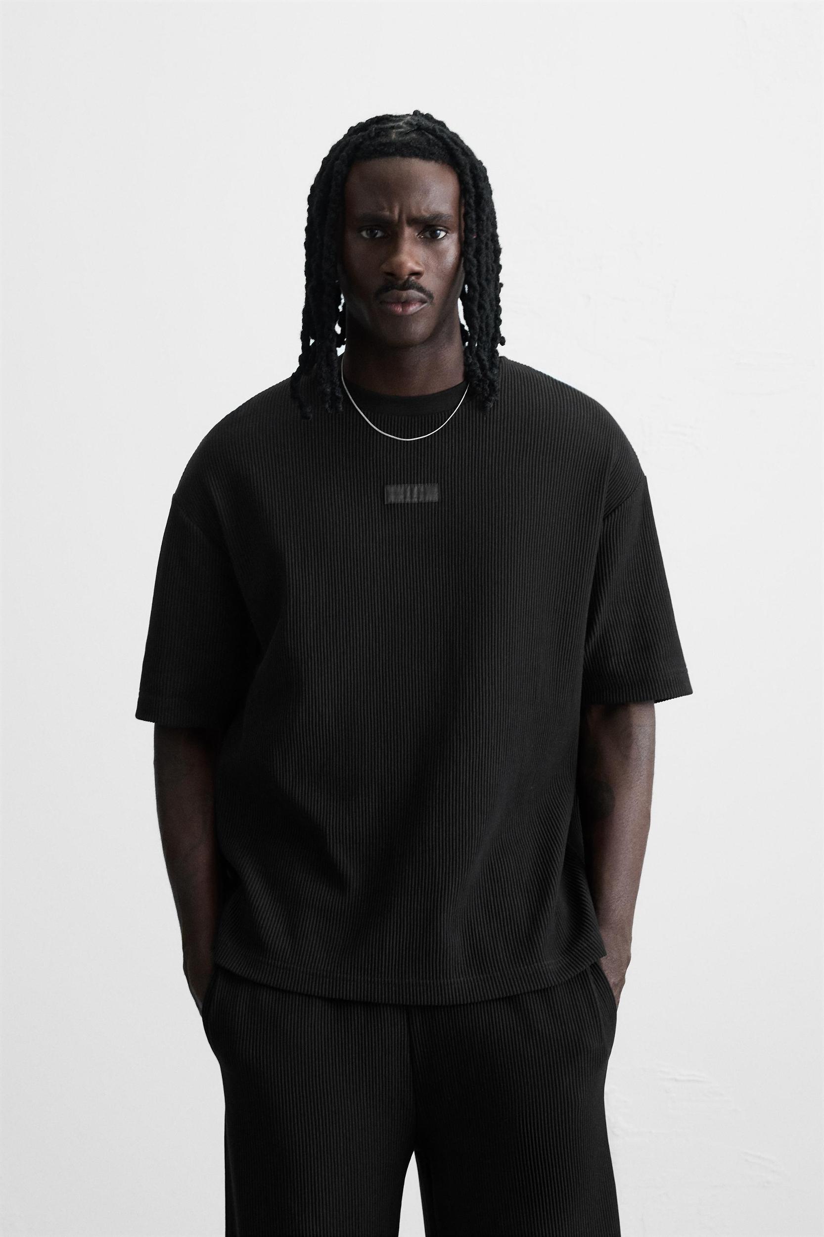 VERTICAL TEXTURED T-SHIRT Product Image