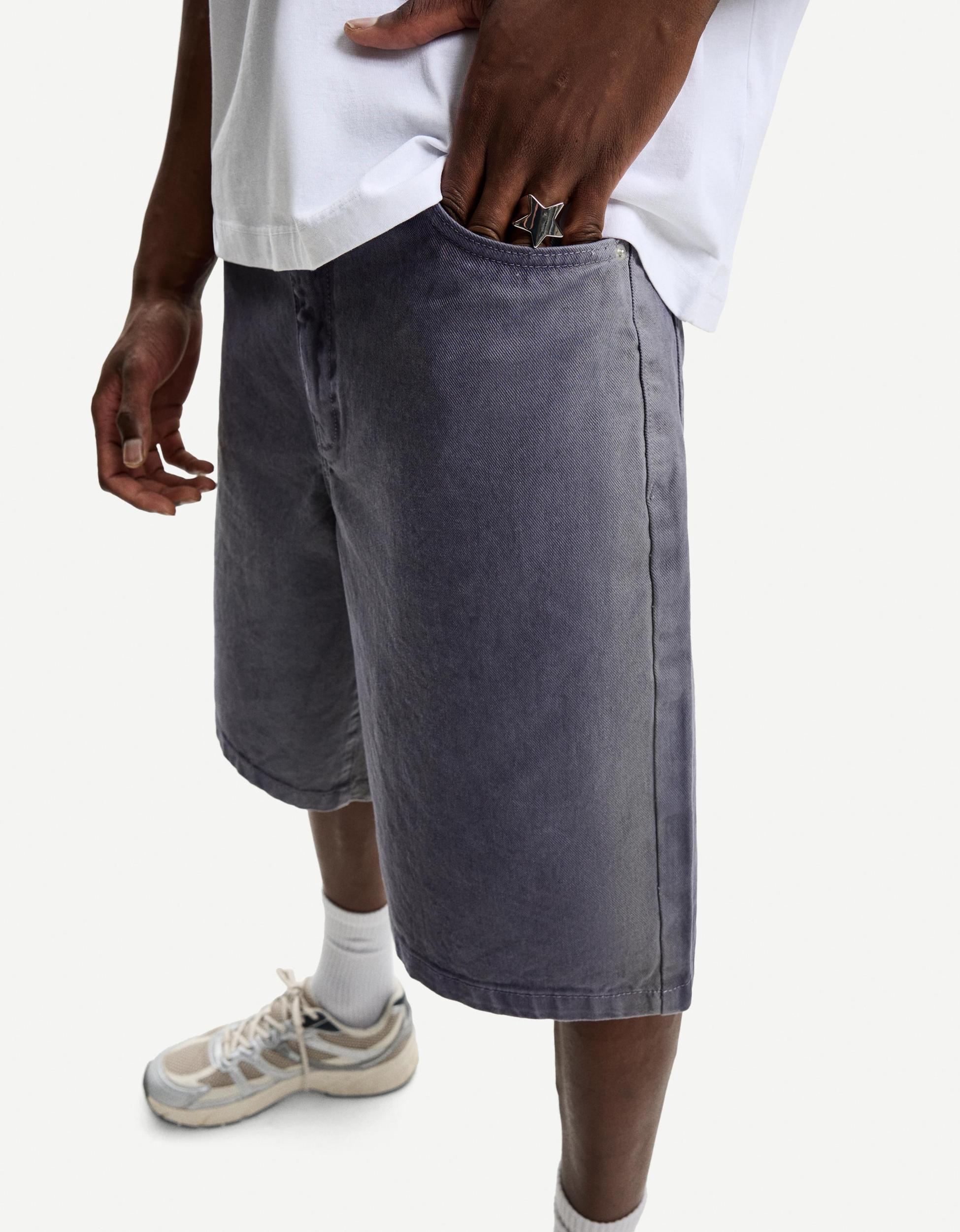 Skater Bermuda shorts Product Image