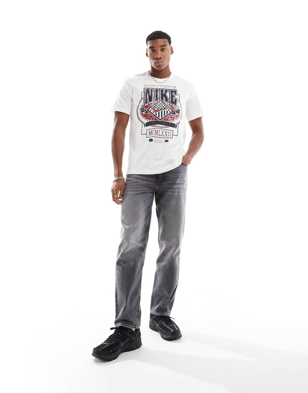 Nike t-shirt with graphic in white Product Image