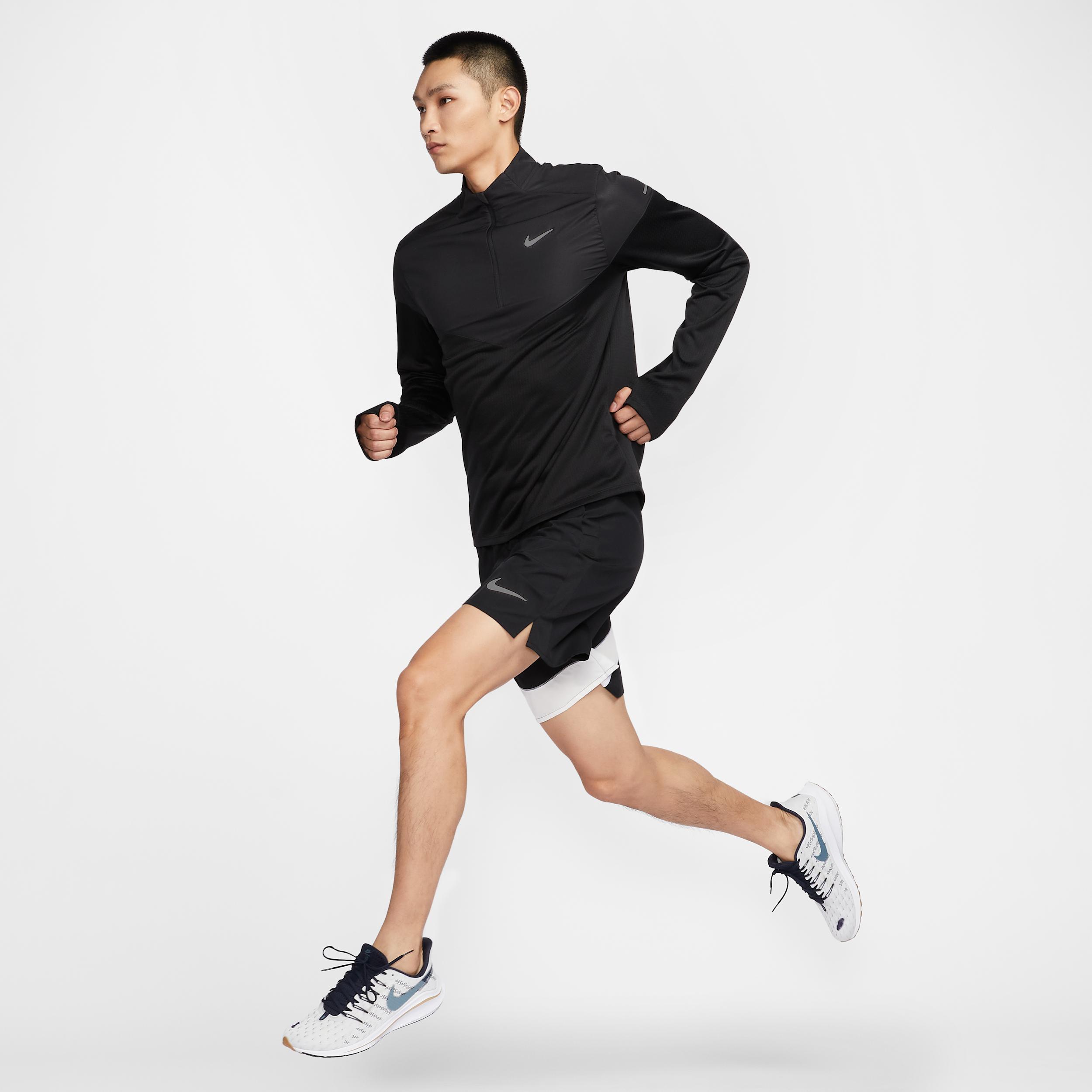 Nike Sphere Element Men's Therma-FIT Water-Repellent 1/2-Zip Running Top Product Image