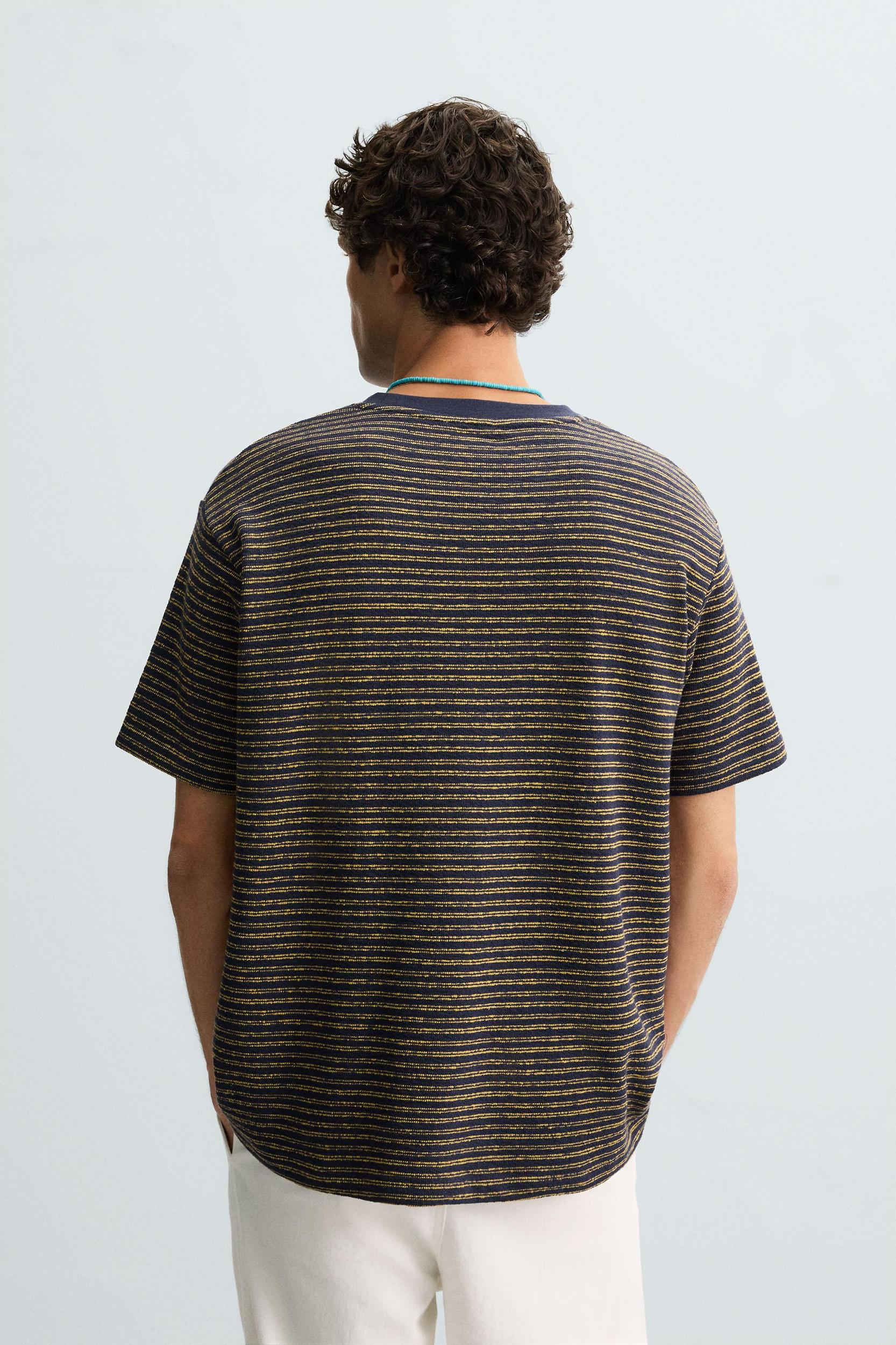 JACQUARD STRIPED T-SHIRT Product Image