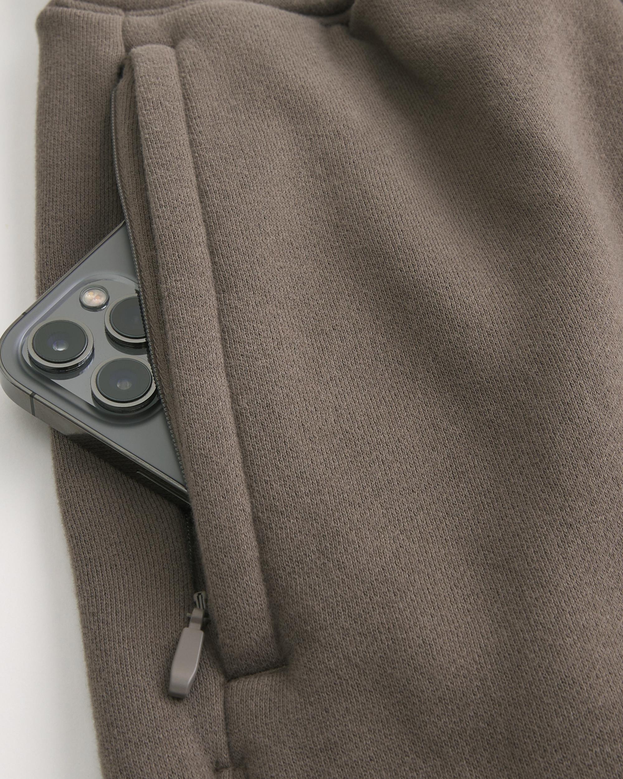 Mid-Thigh Loose Fleece Shorts Product Image