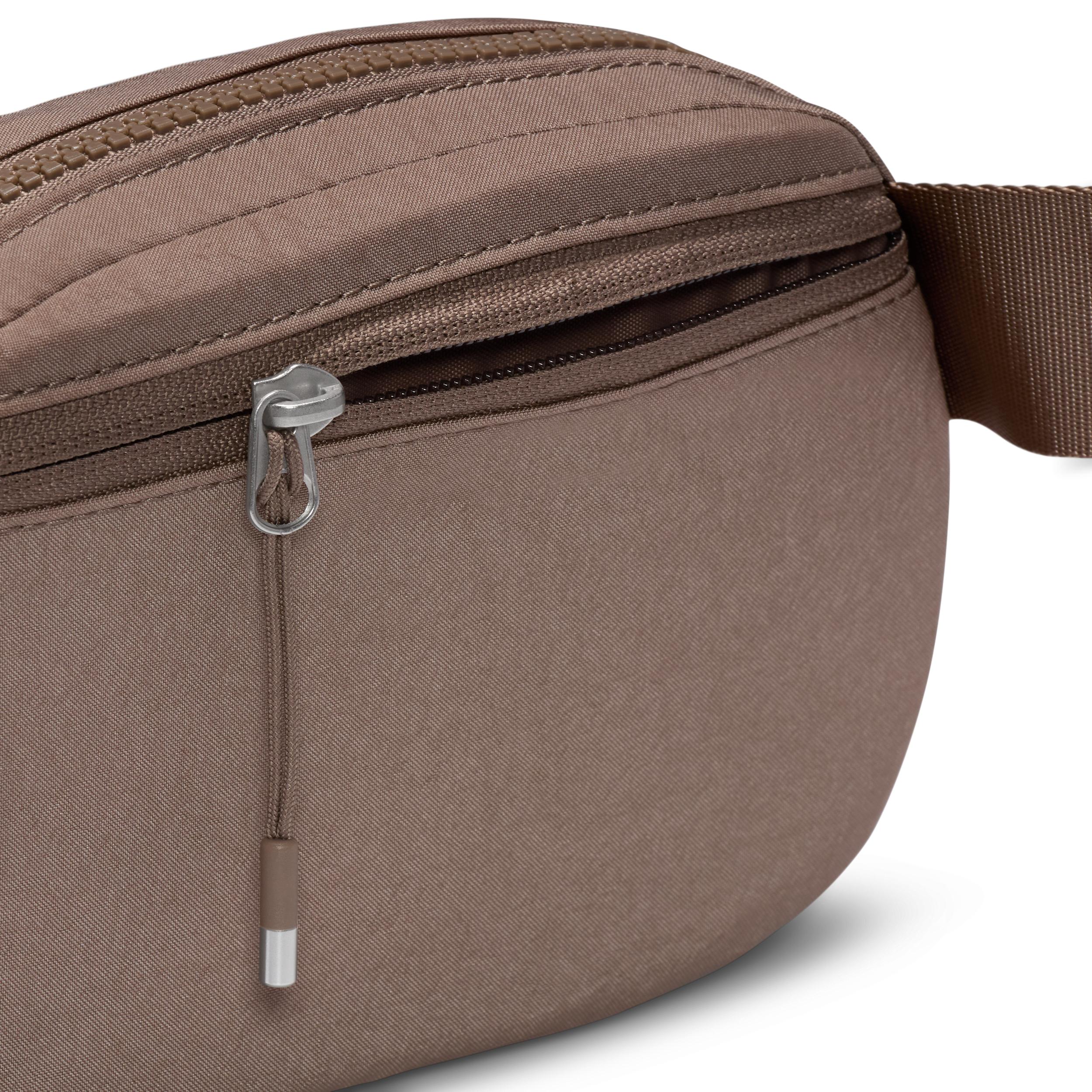 Nike Unisex Aura Crossbody Bag (2L) Product Image