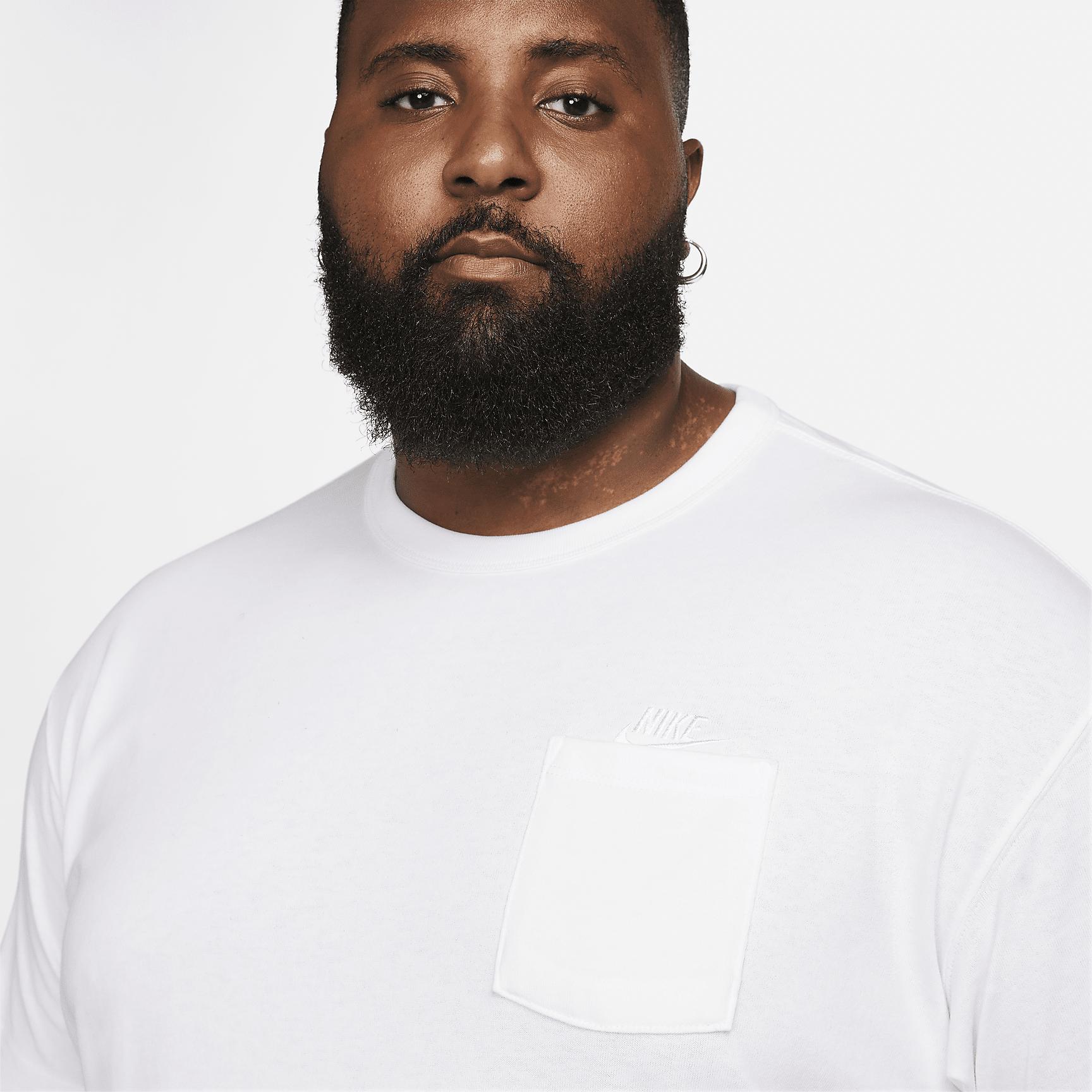 Nike Sportswear Premium Essentials Men's Pocket T-Shirt Product Image