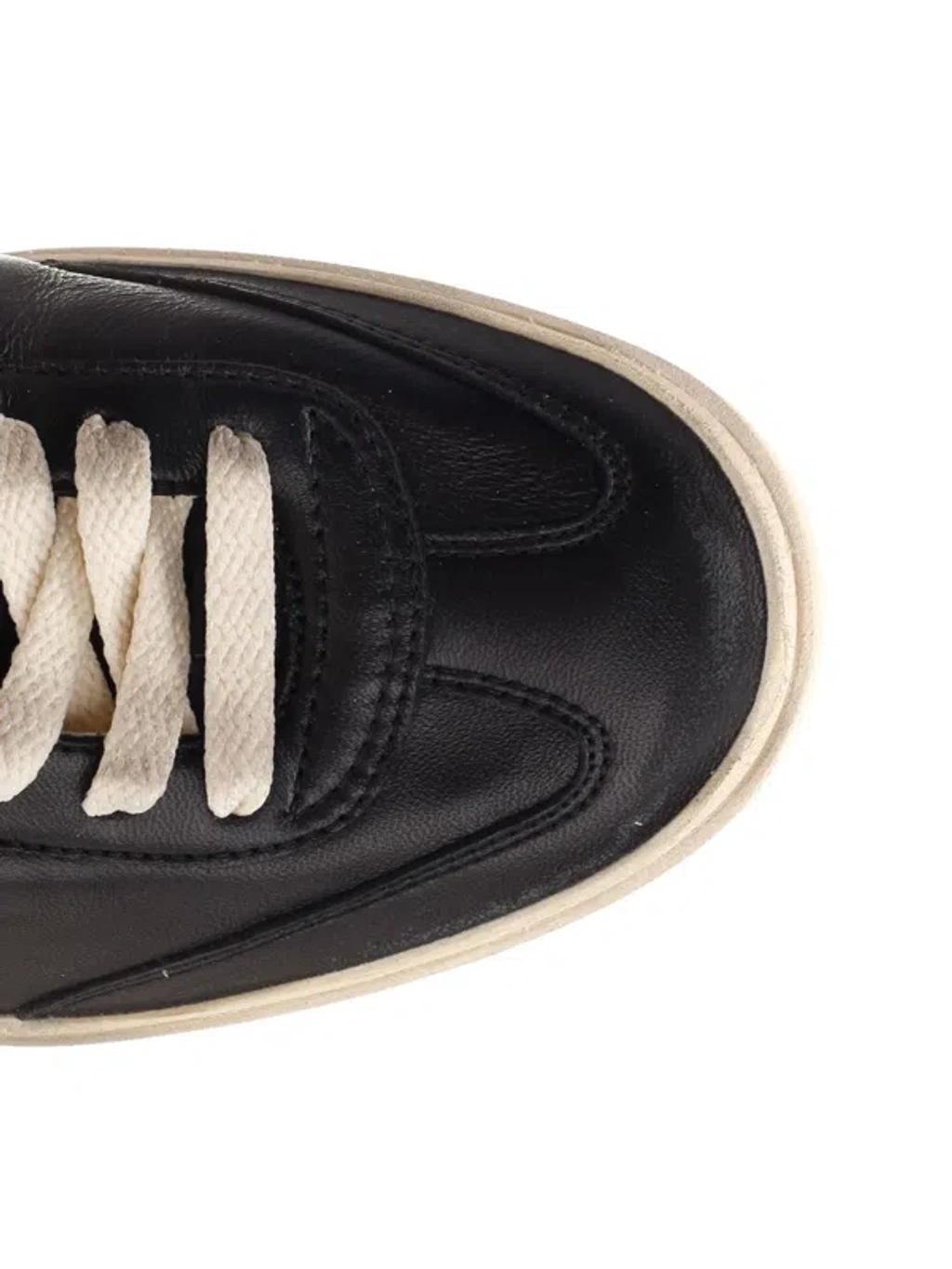 GOLDEN GOOSE Deluxe Brand Vintage-inspired Black Leather Sneakers With Contrasting White Laces Product Image