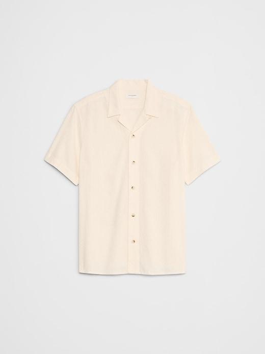 Standard Fit Textured Resort Shirt Product Image