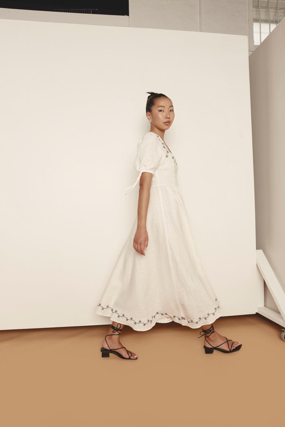 Lucy Linen Maxi Dress Daisy Product Image