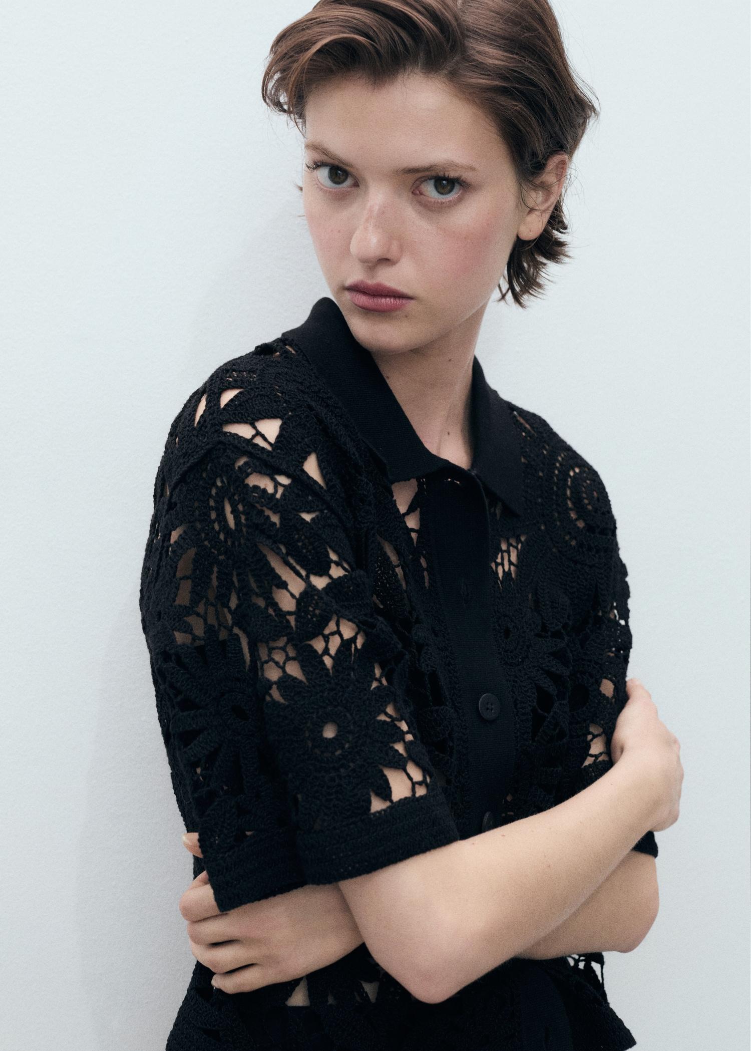 Short-sleeved crochet cardigan - Women | MANGO USA Product Image