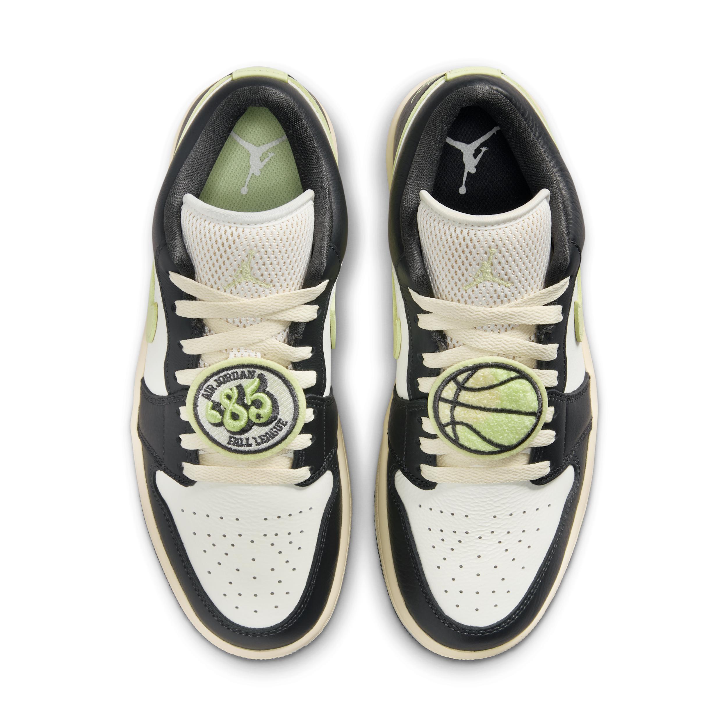Womens Air Jordan 1 Low SE Shoes | HQ3009-003 Product Image