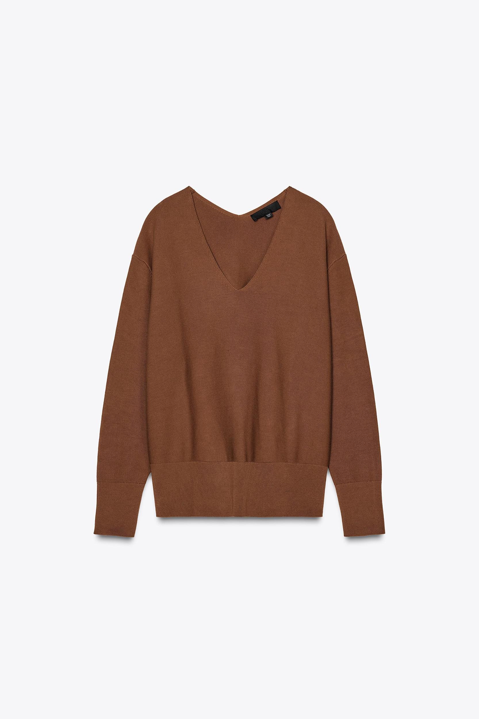 KNIT V-NECK SWEATER Product Image