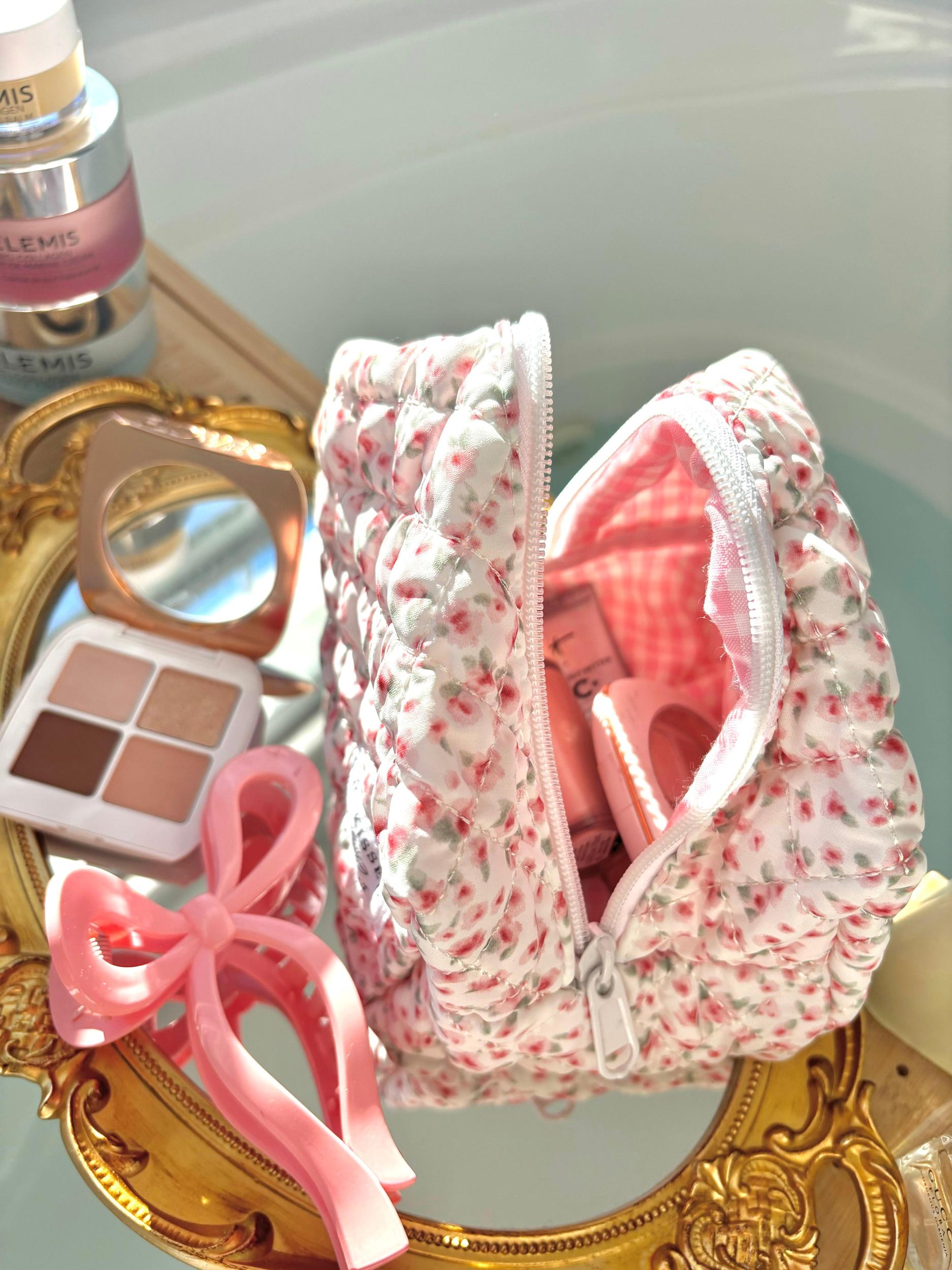 Small Miley Quilted Handmade Travel Bag Product Image