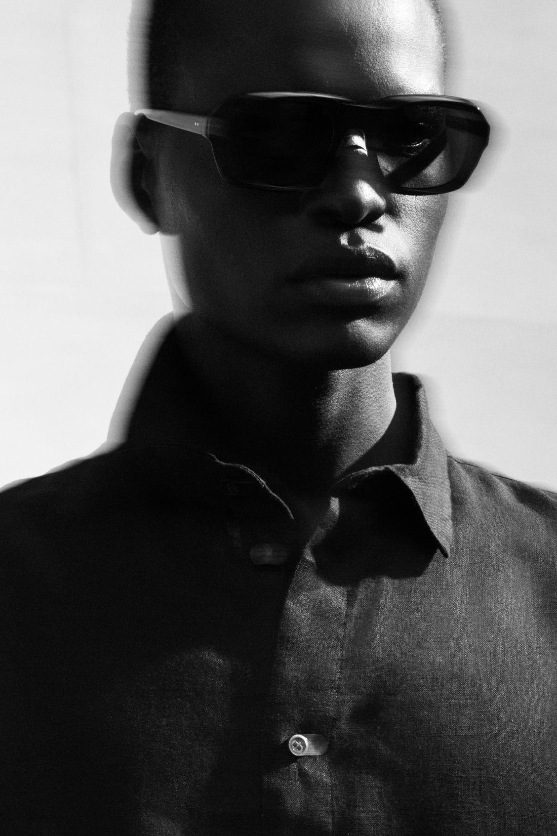 RELAXED LINEN LONG-SLEEVED SHIRT Product Image