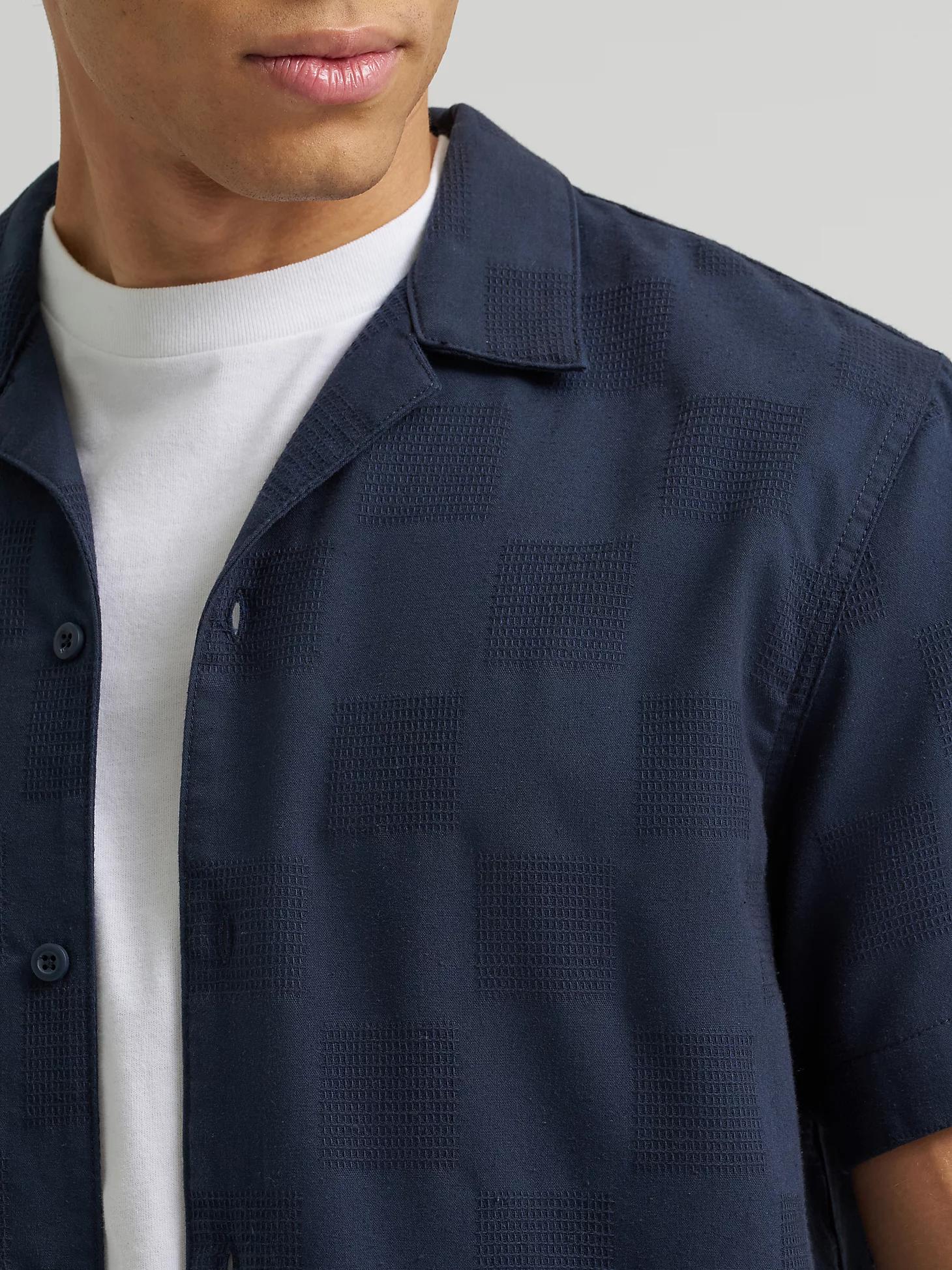 Men's Relaxed Textured Camp Shirt | Men's Tops & Tees | Lee® Product Image