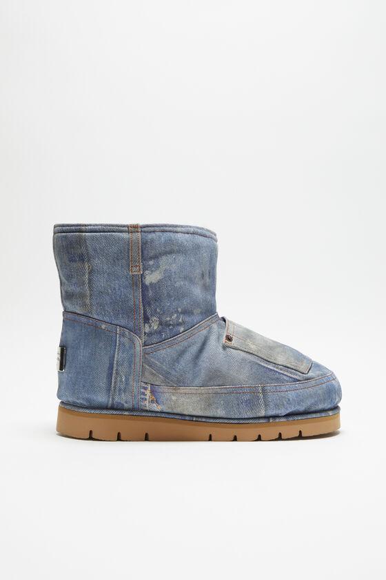 Low boots printed leather Product Image