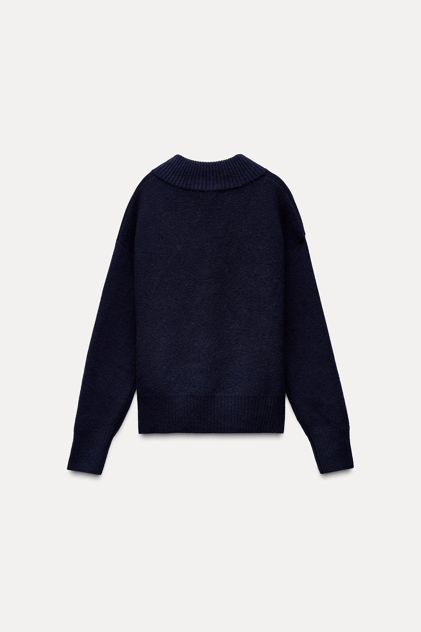 BASIC V-NECK KNIT SWEATER Product Image