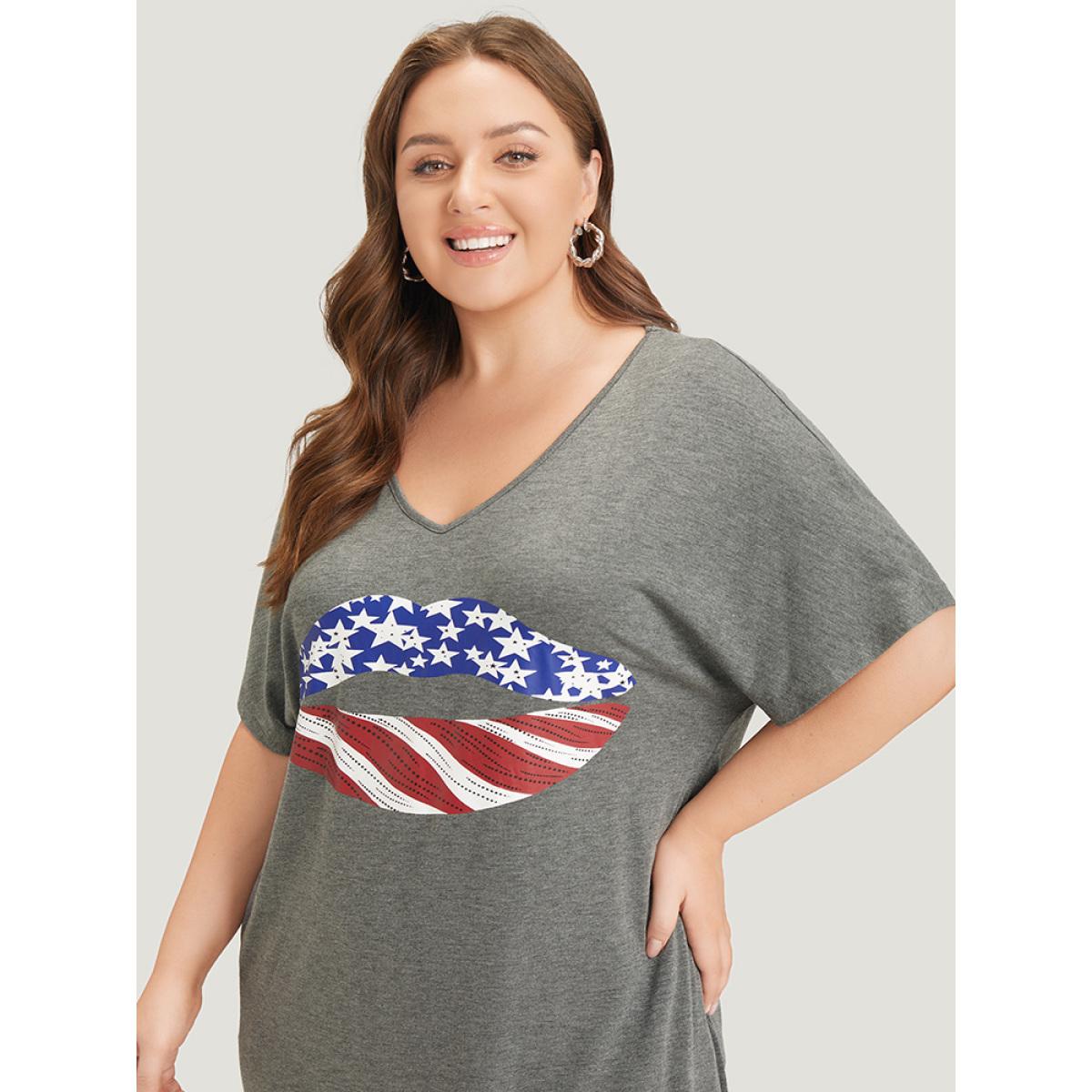 Plus Size Lip & Star Print Pocket Arc Hem Heather Tee Dress Gray Women Casual Printed Curvy Midi Dress BloomChic 14-16/1X Product Image