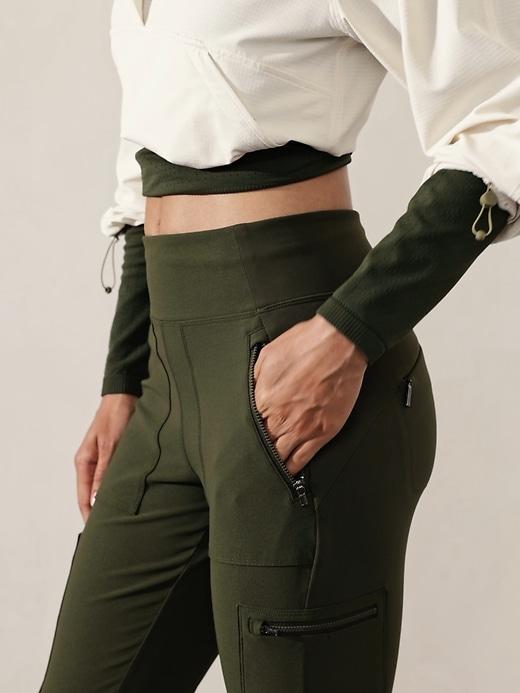Headlands Hybrid High Rise Cargo Legging Product Image