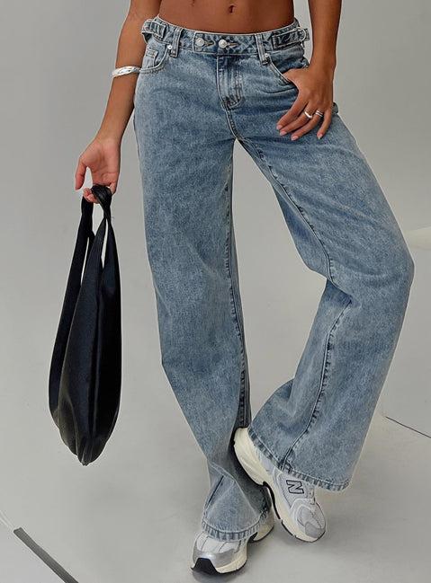 Sidle Low Rise Straight Leg Jeans Light Wash Product Image
