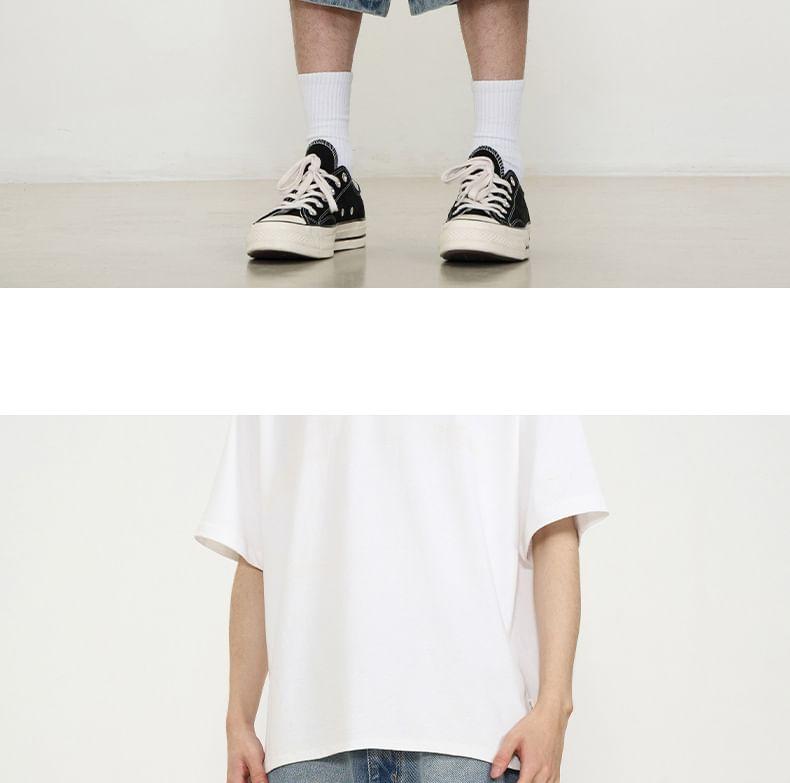 Mid Rise Applique Denim Shorts Product Image