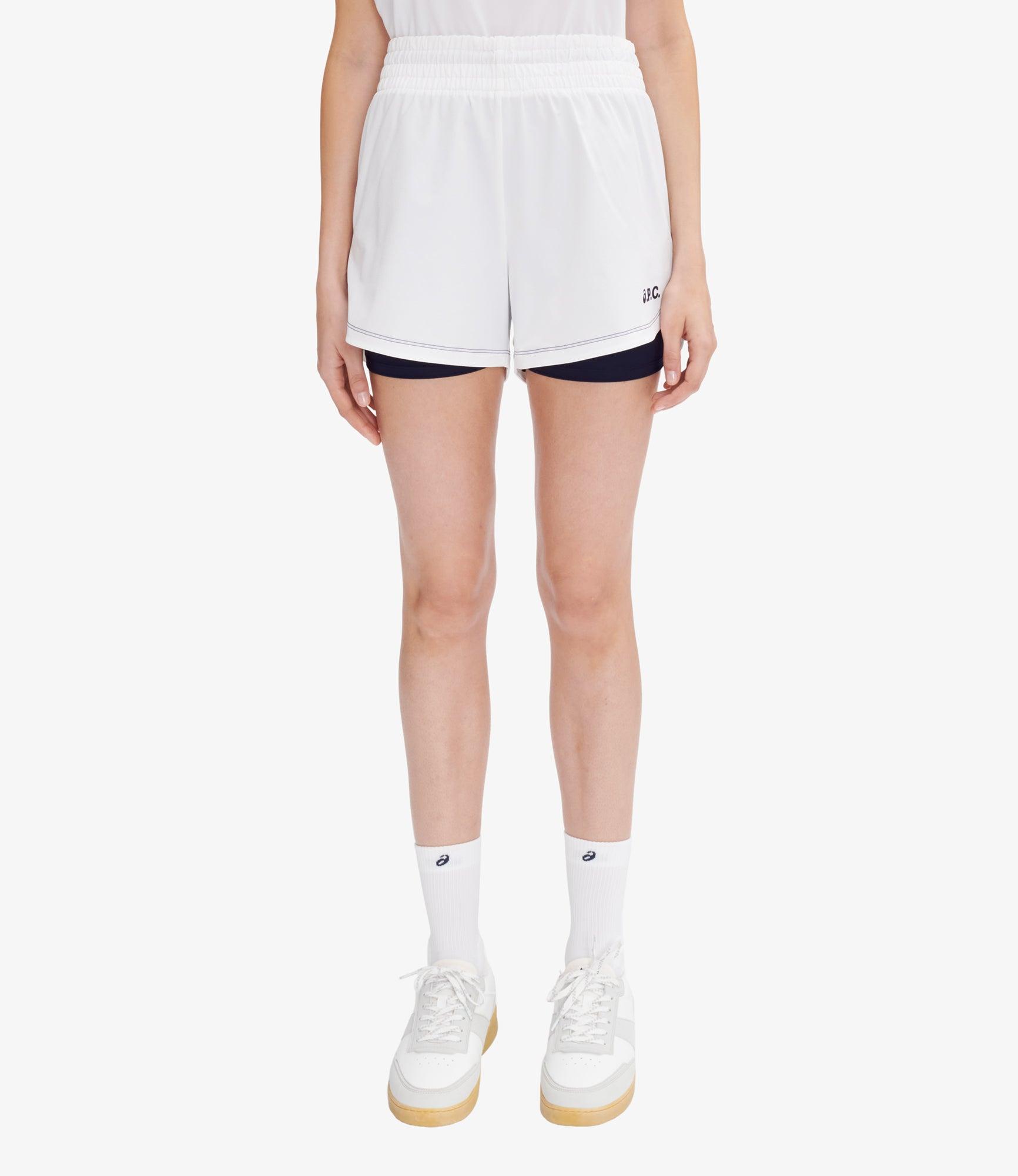 On Court 2 In 1 Shorts Female Product Image