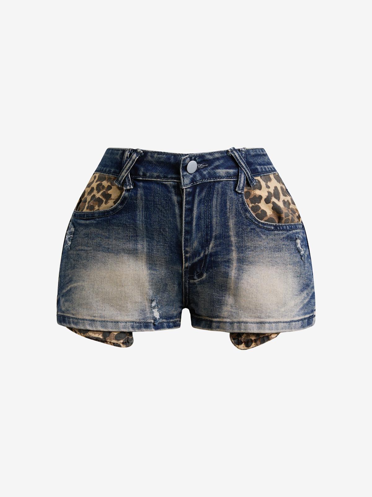 Slimming Leopard Print Pockets Denim Shorts Product Image