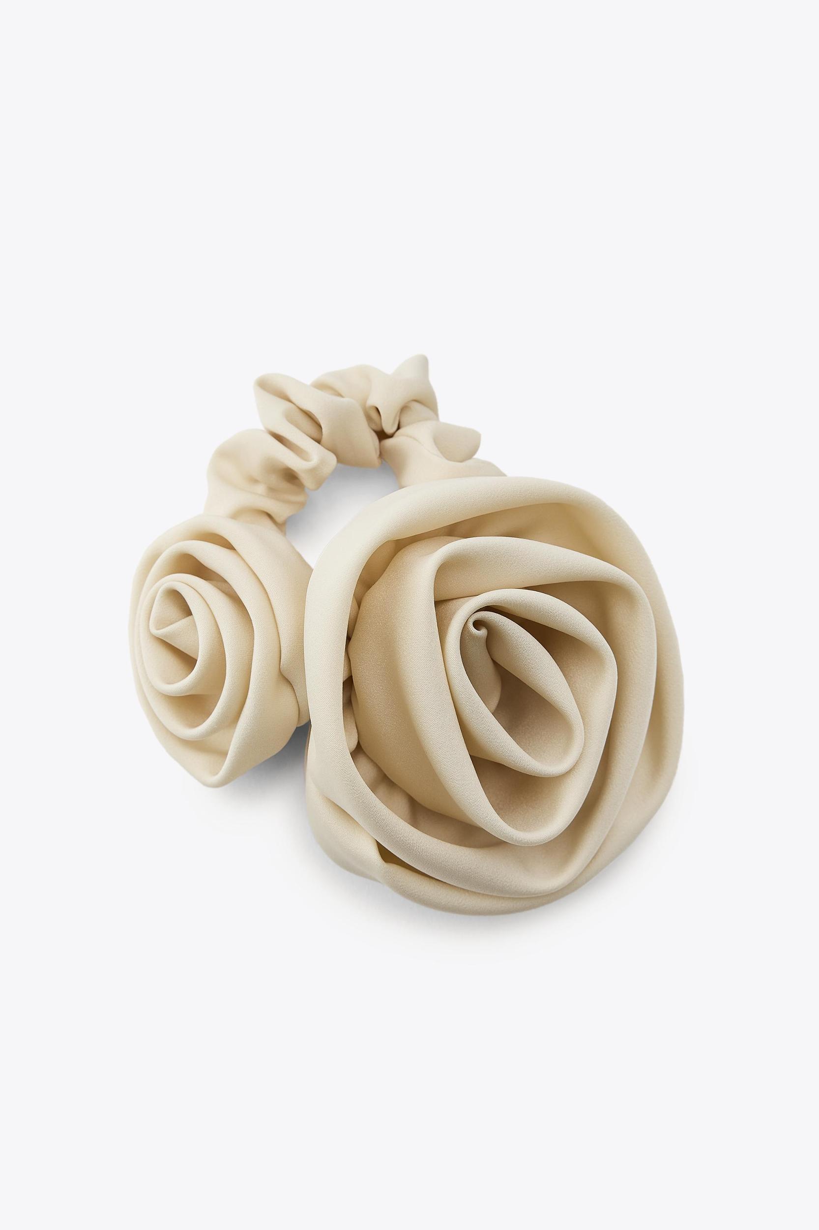 DOUBLE FLOWER SCRUNCHIE Product Image