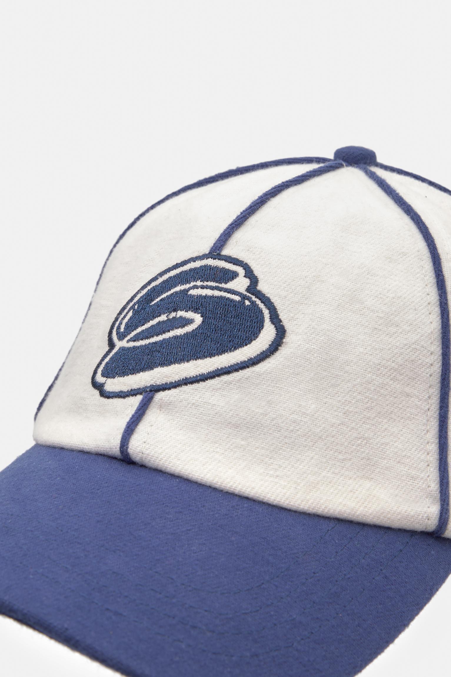 Embroidered cap Product Image