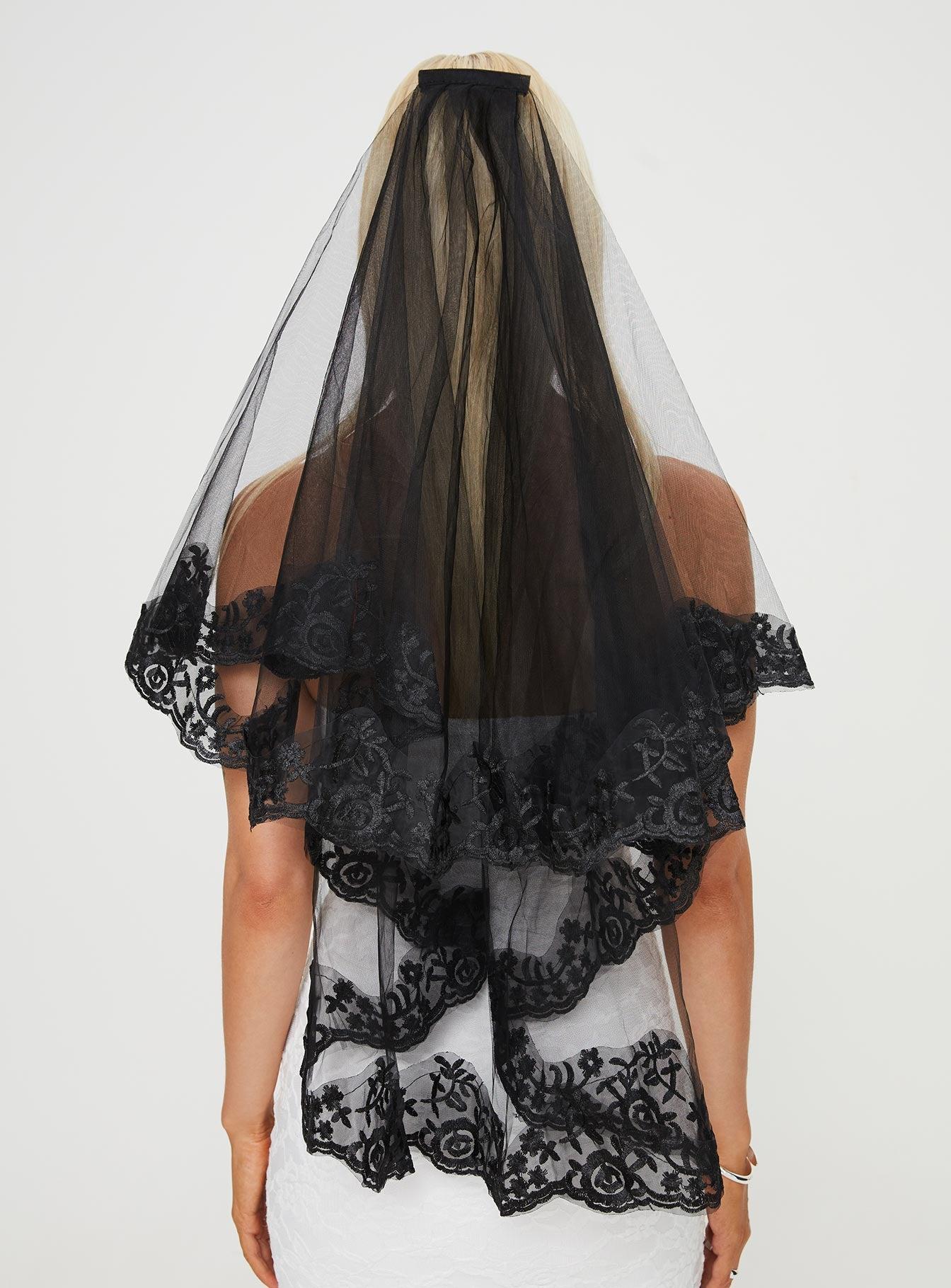 Deadly Veil Black Product Image