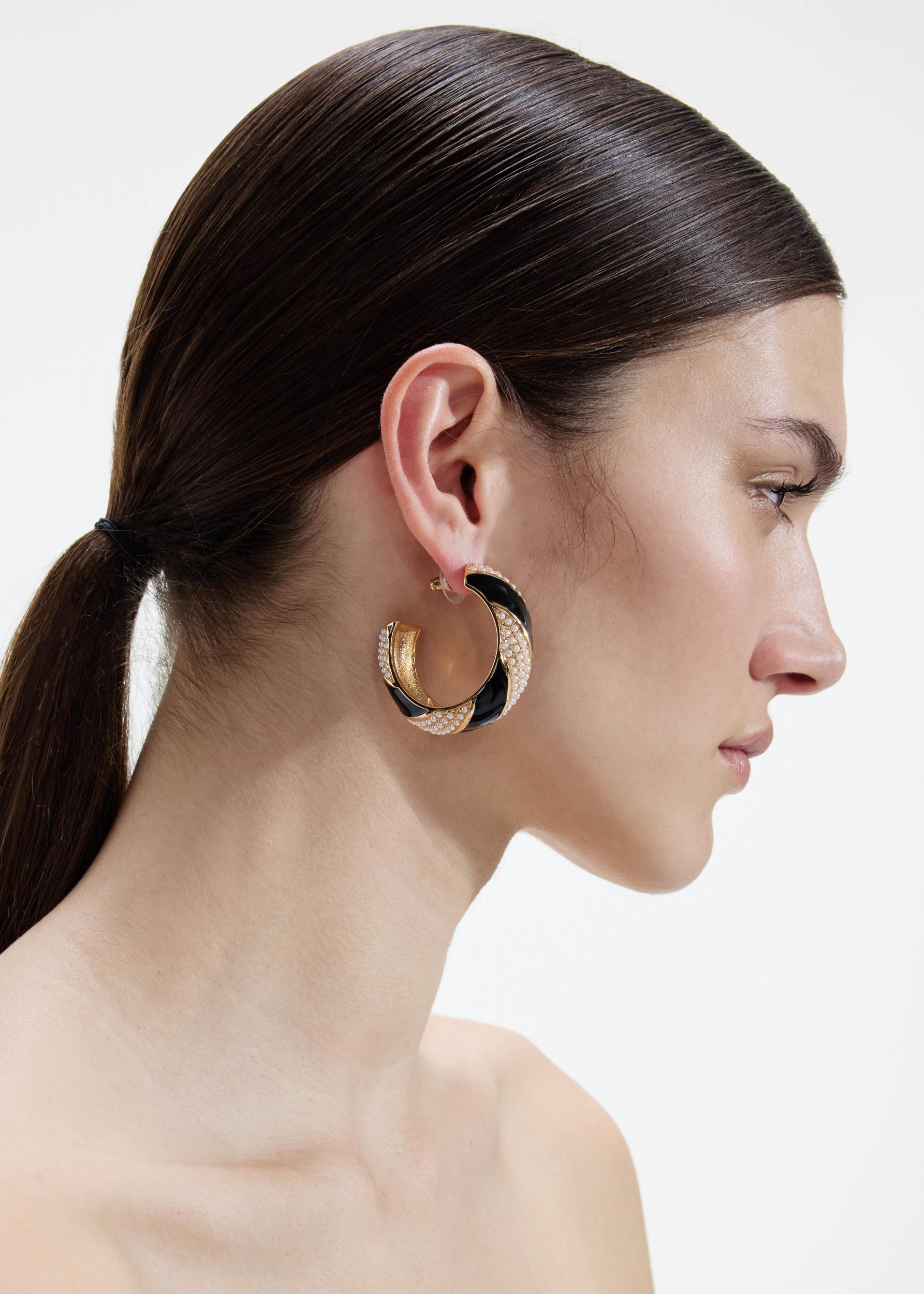 Black And Gold Pearl Hoop Earrings Product Image