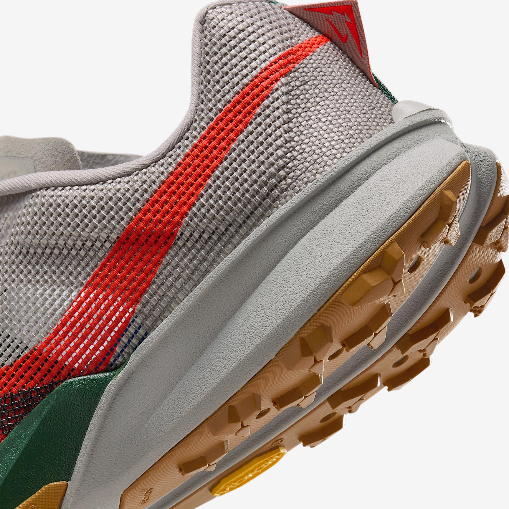 Nike Mens Kiger 10 Trail Running Shoes | FV3929-800 Product Image