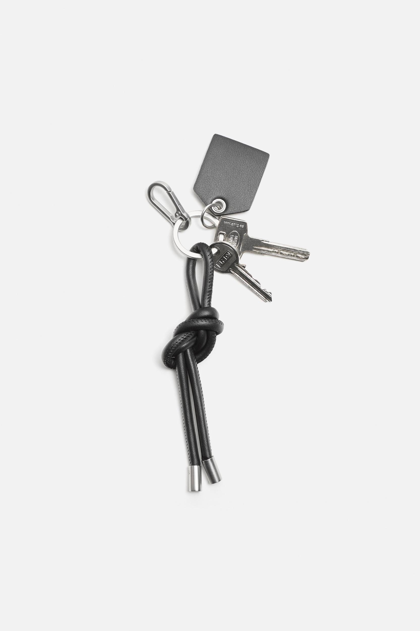 KNOT KEYCHAIN Product Image