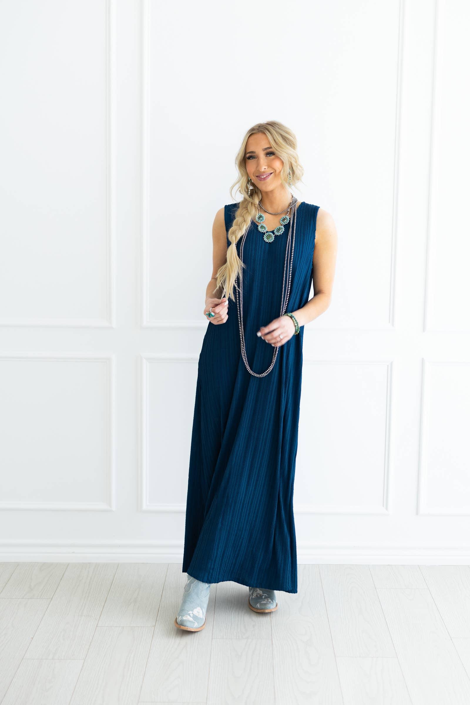 Textured Pleated Maxi Dress: NAVY Product Image