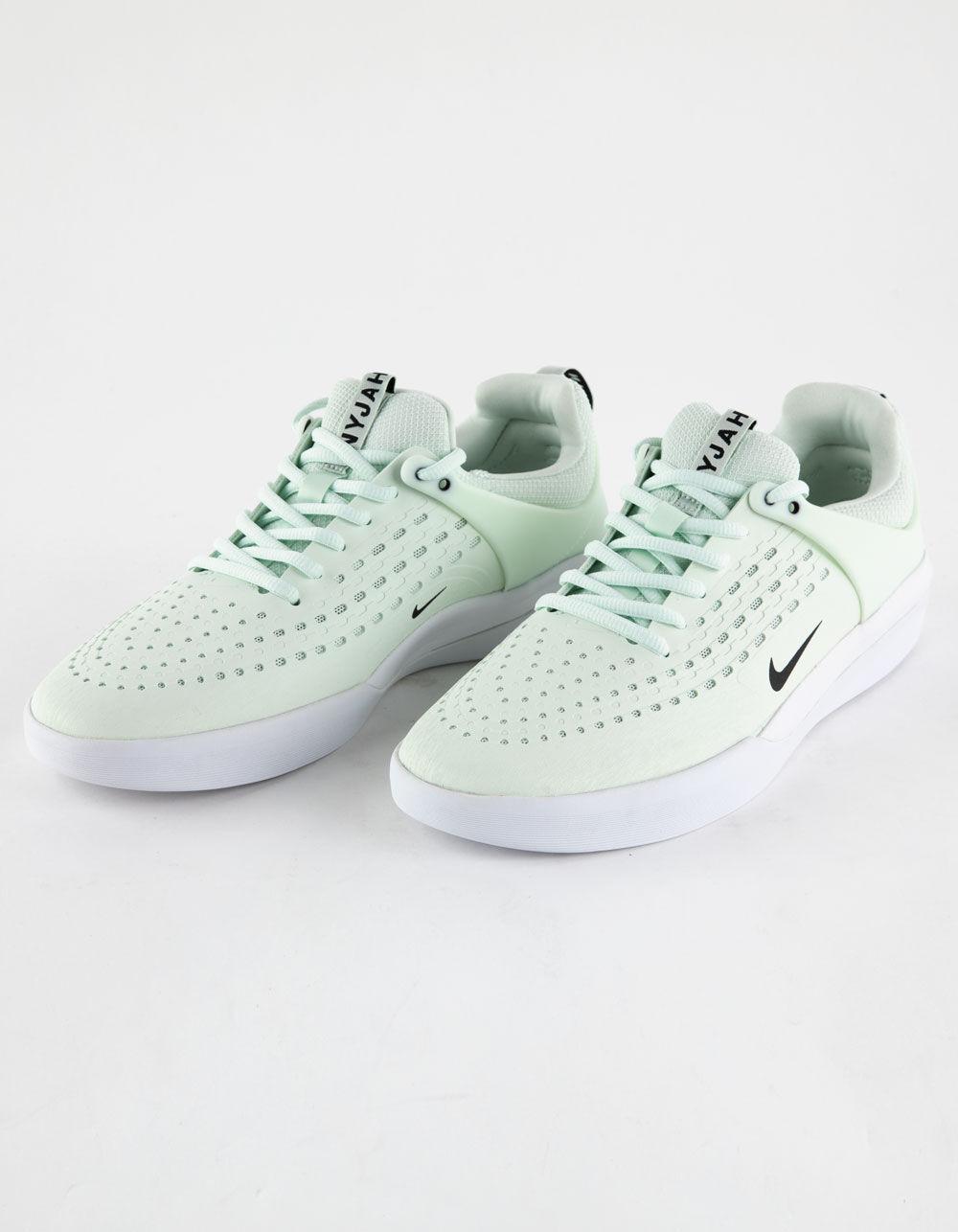 NIKE SB Zoom Nyjah 3 Mens Shoes - GREEN/WHITE Product Image