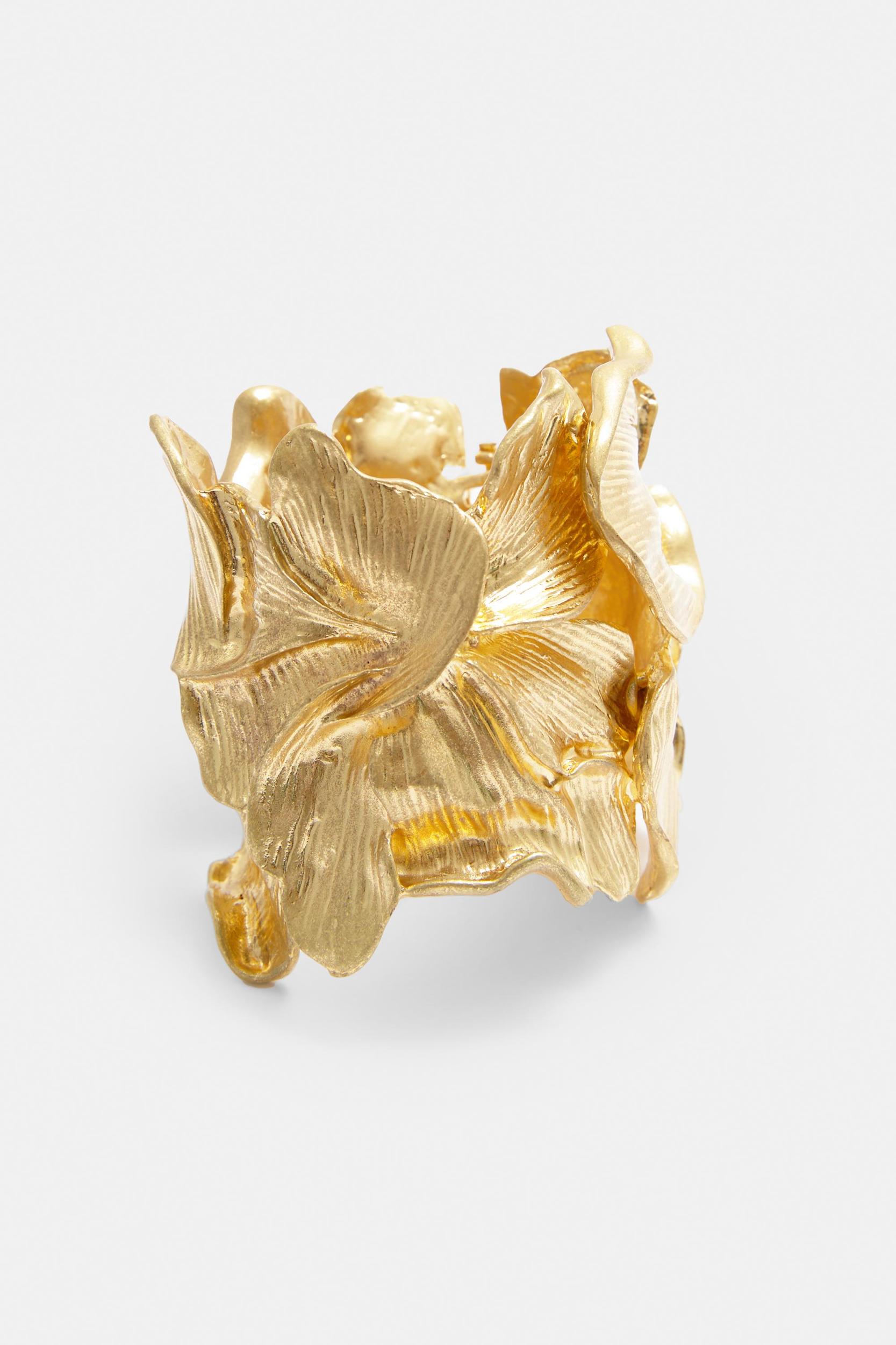 Leaf-shaped metallic arm cuff Product Image