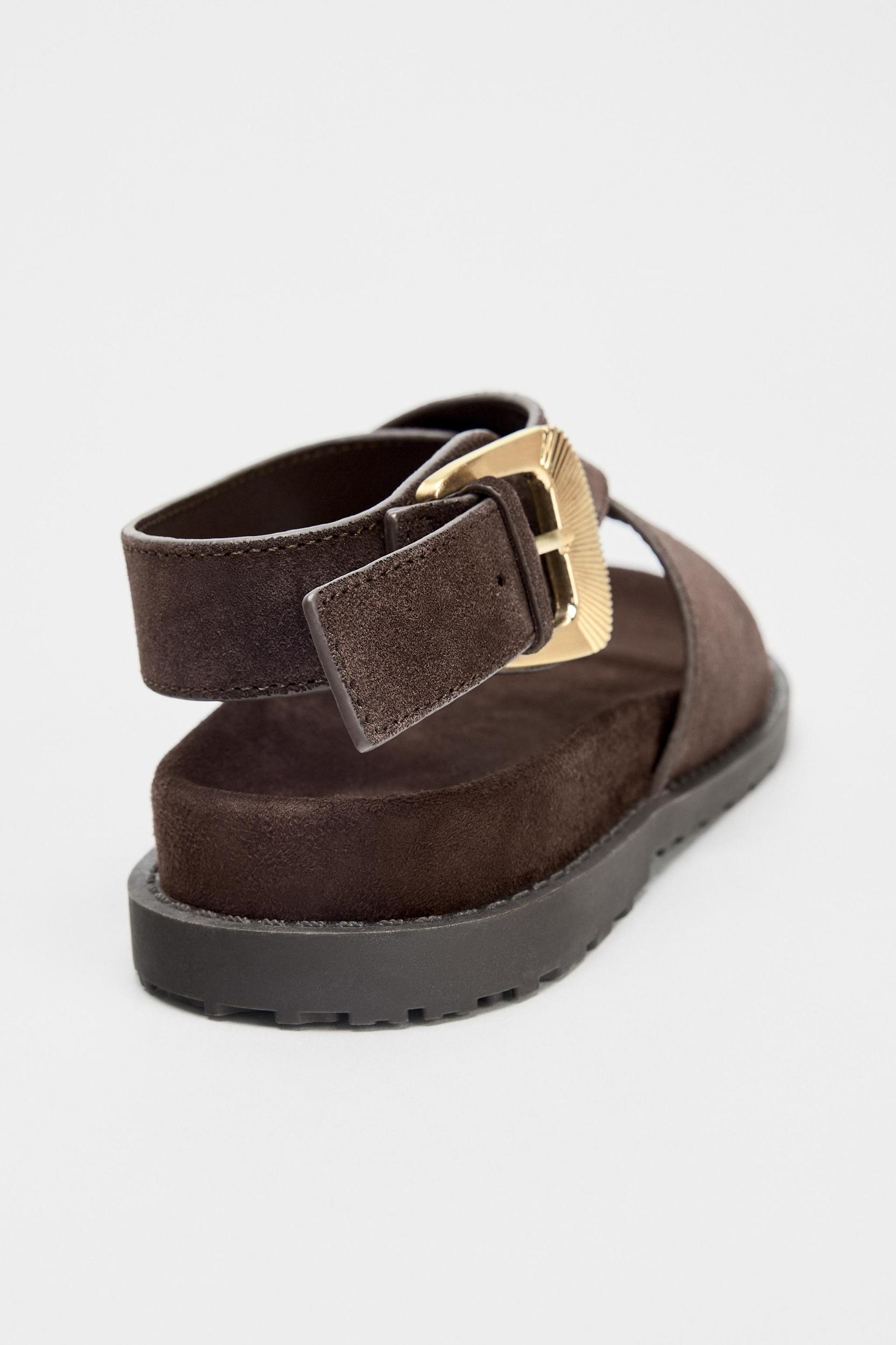 SUEDE TOE LOOP BUCKLE SANDALS Product Image