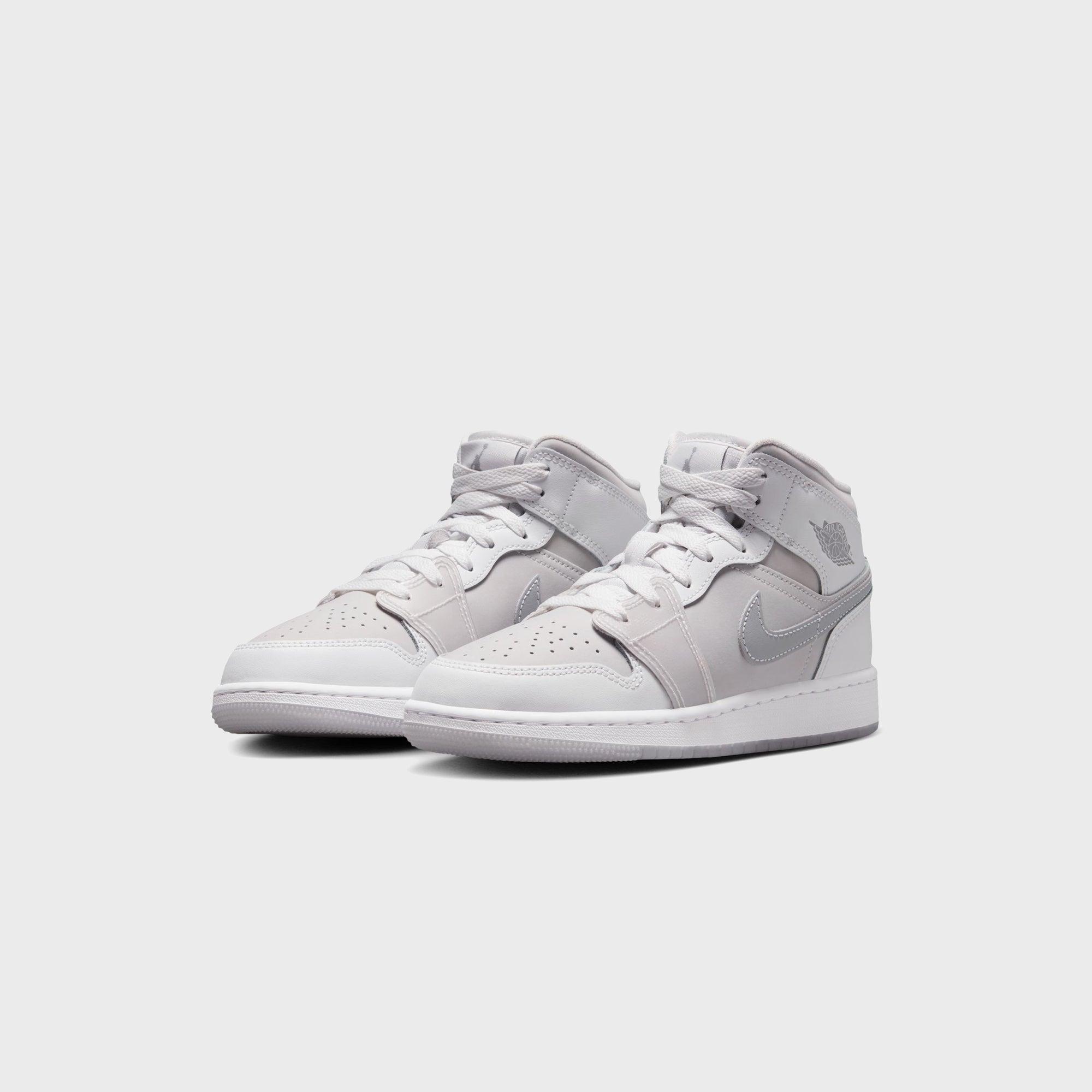 Jordan Air Jordan 1 Mid SE - Summit White / Metallic Silver Male Product Image