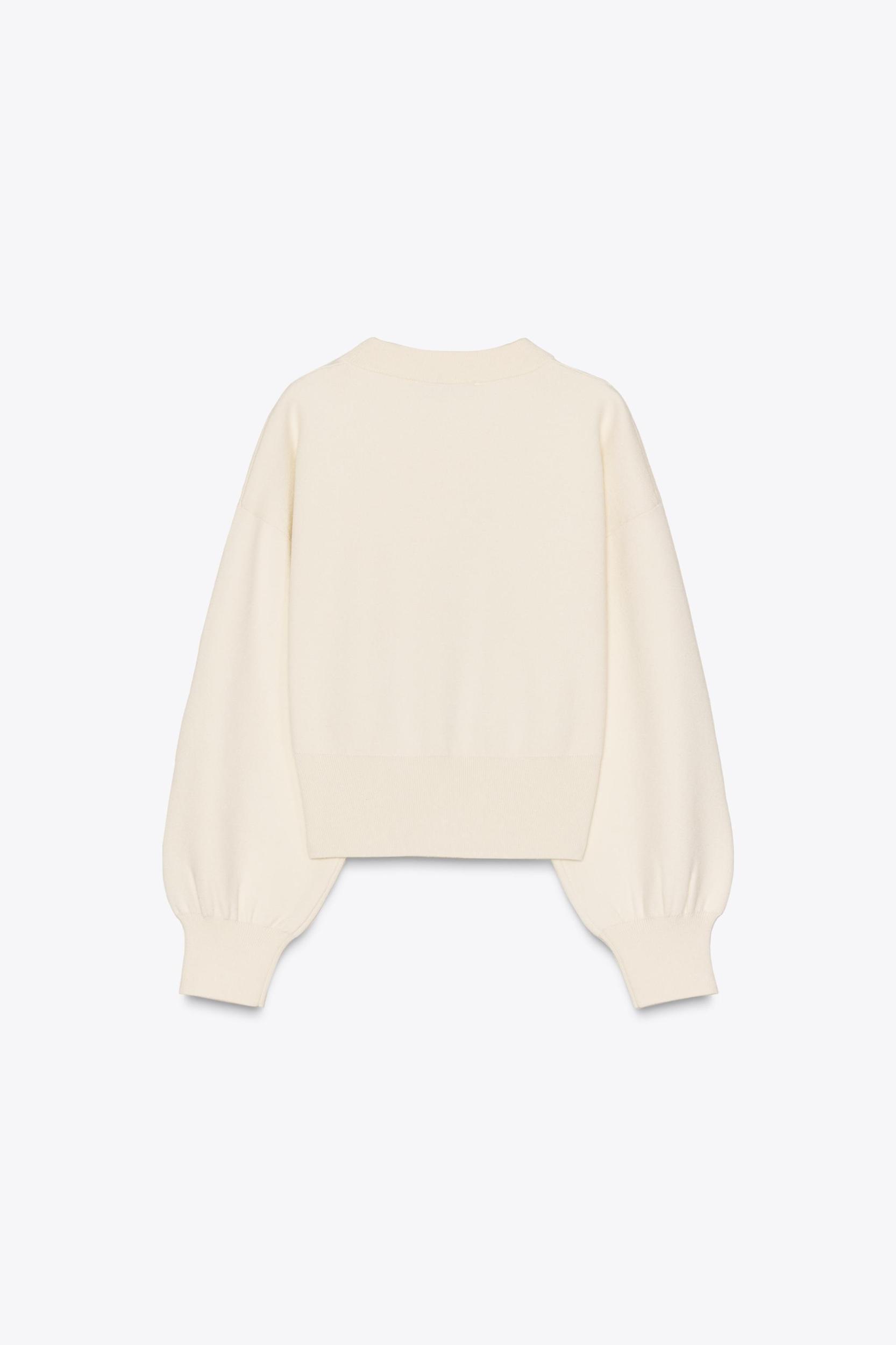 FLOWER BUTTON KNIT CARDIGAN Product Image