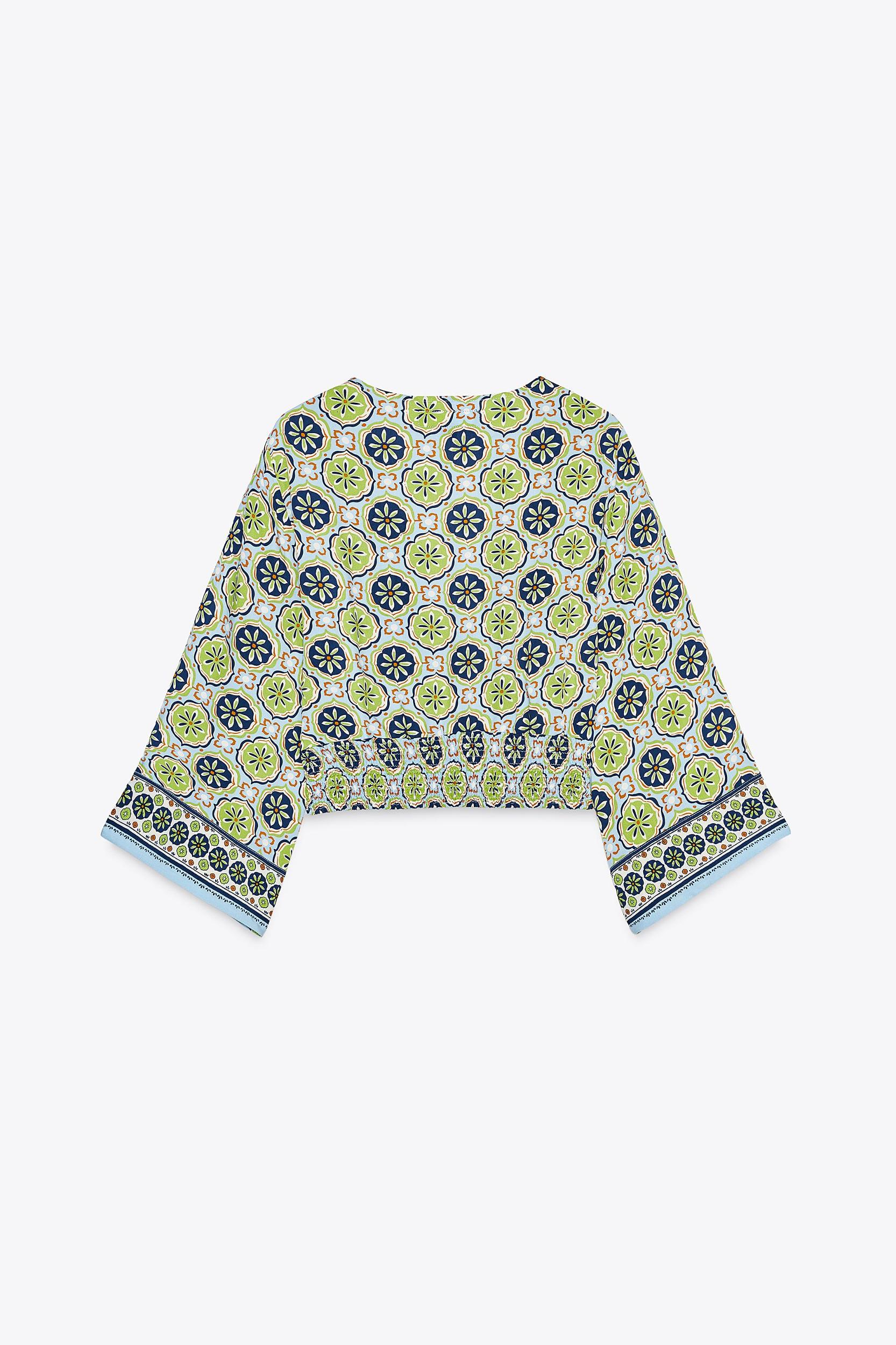 PRINTED KNOTTED CROP TOP Product Image