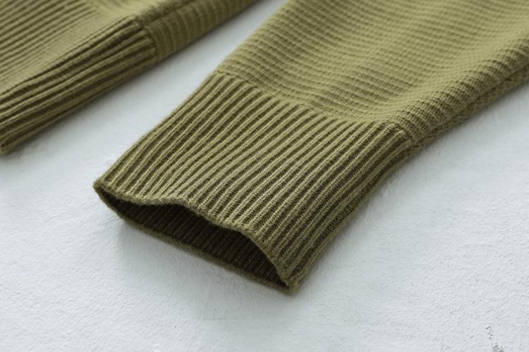 RT No. 11521 GREEN V-NECK POLO SWEATER Product Image