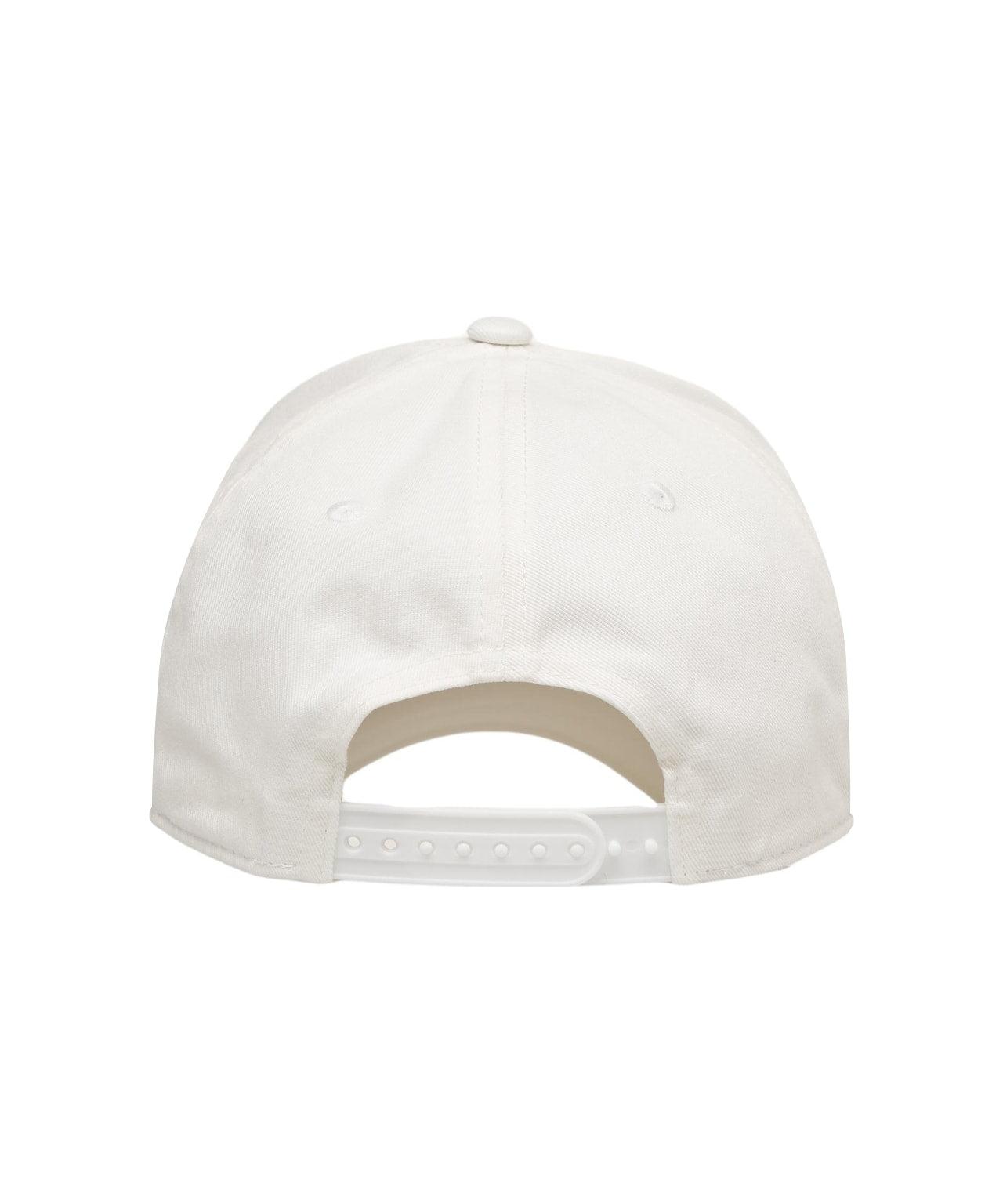 Baseball cap with logo embroidery Product Image