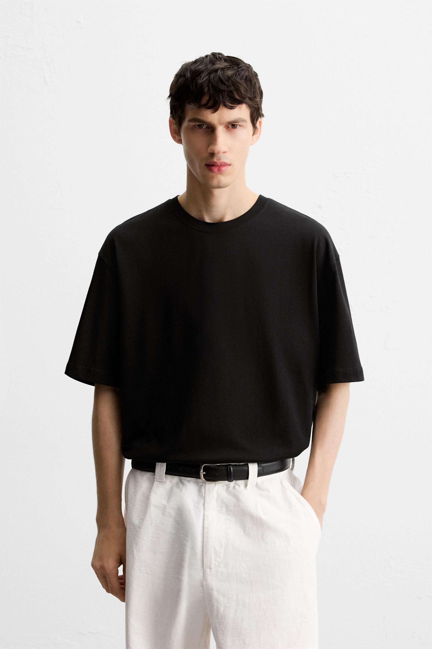 CONTRAST EMBROIDERY T-SHIRT Product Image