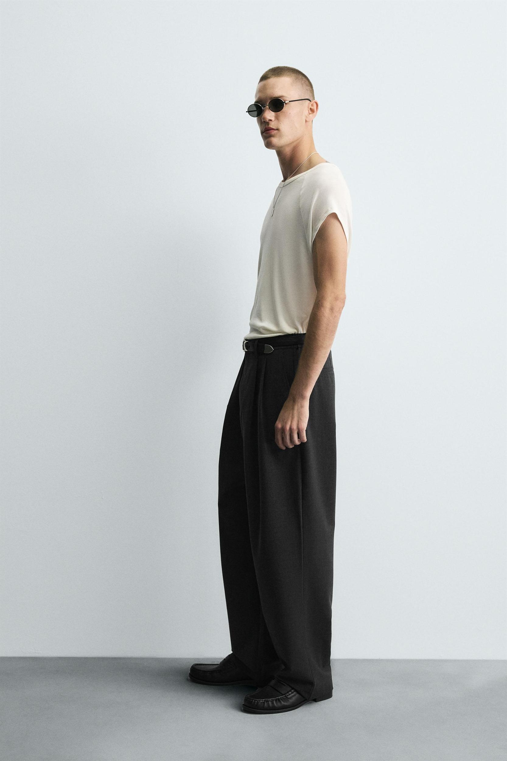 PLEATED WIDE FIT PANTS Product Image