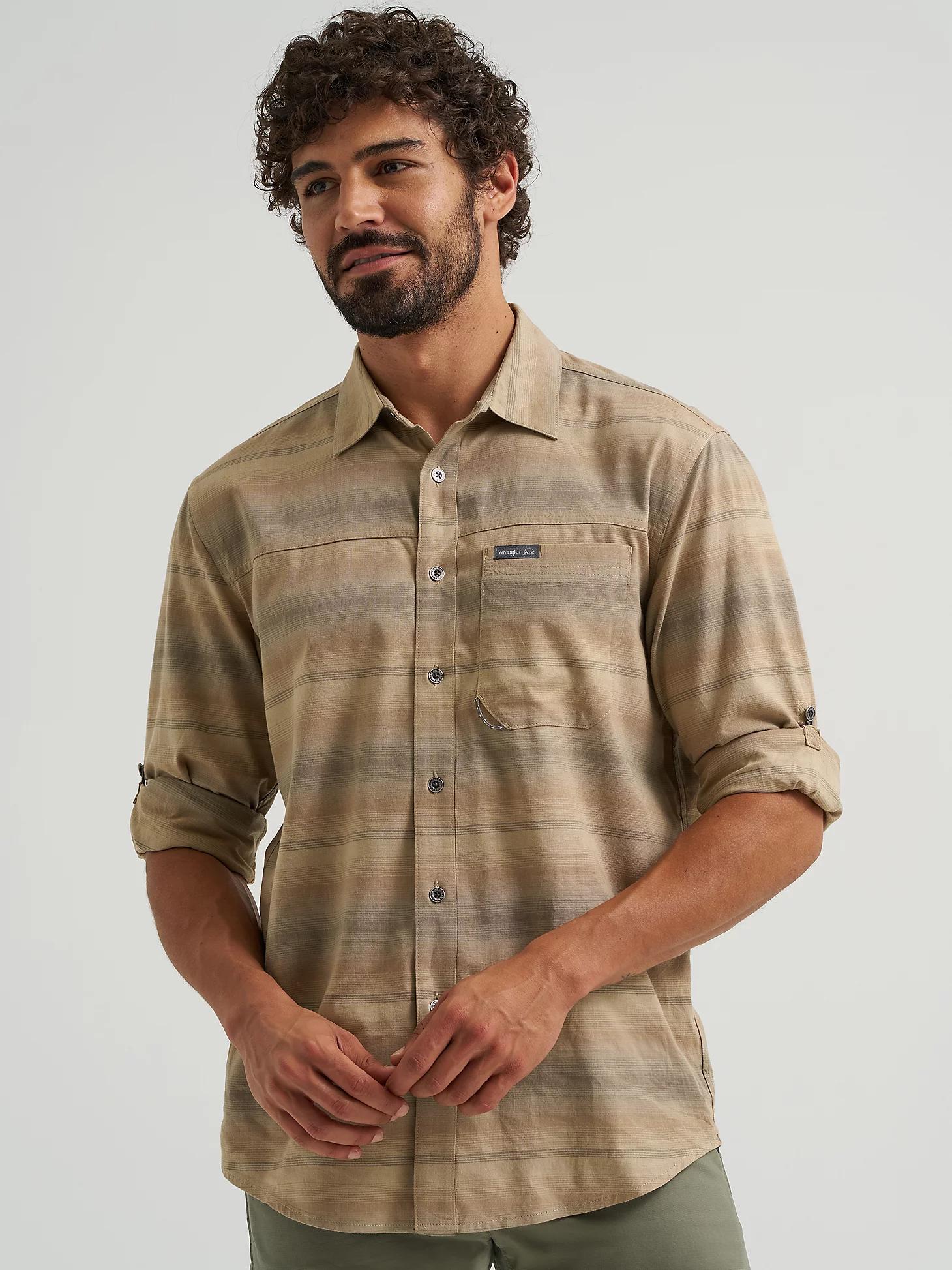 Men's Outdoor Single Pocket Shirt | Men's SHIRTS | Wrangler® Product Image