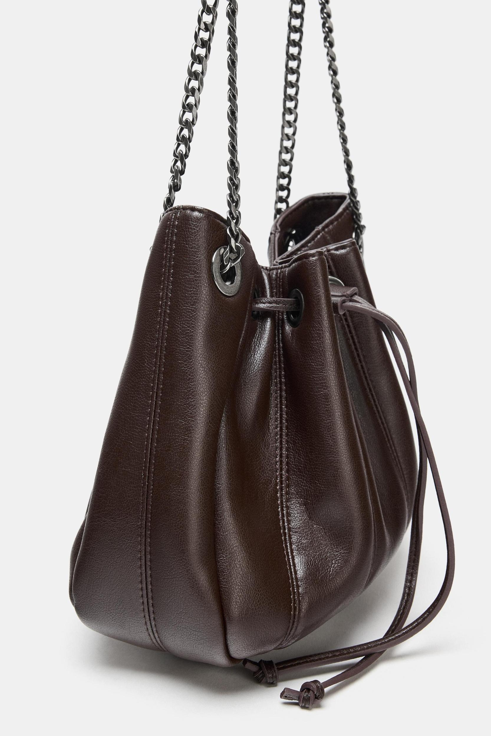 CHAIN TRIM GATHERED BUCKET BAG Product Image